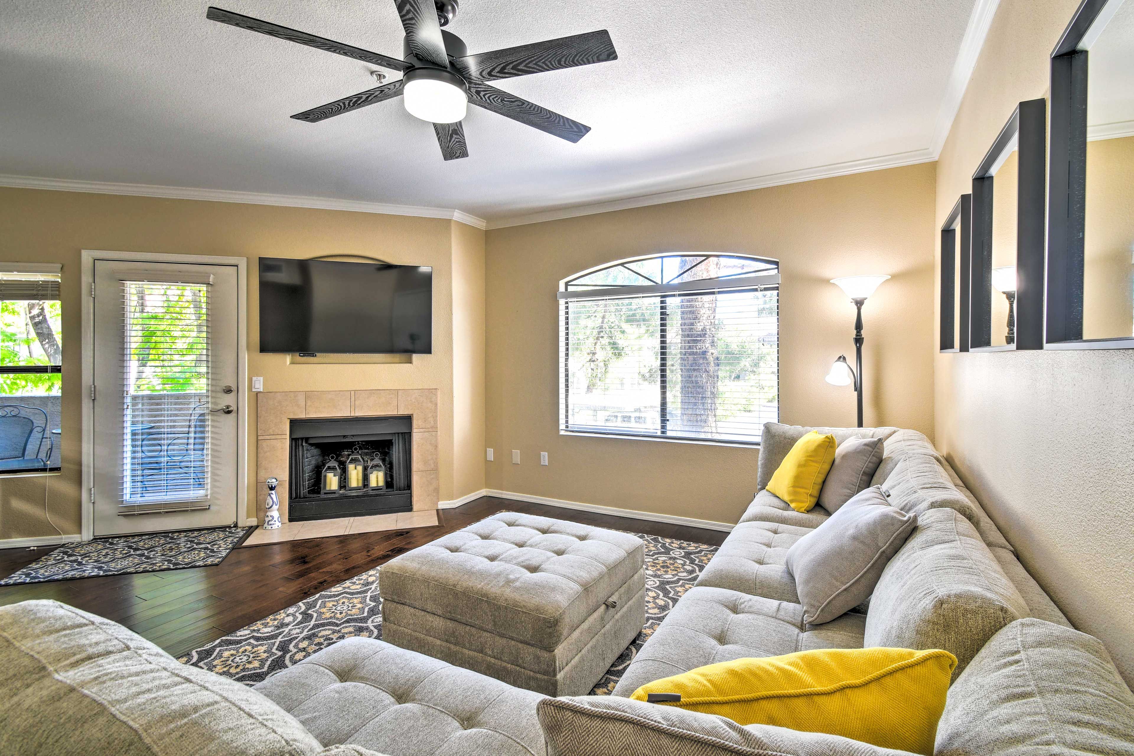 Living Room | Free WiFi | Smart TV w/ Cable