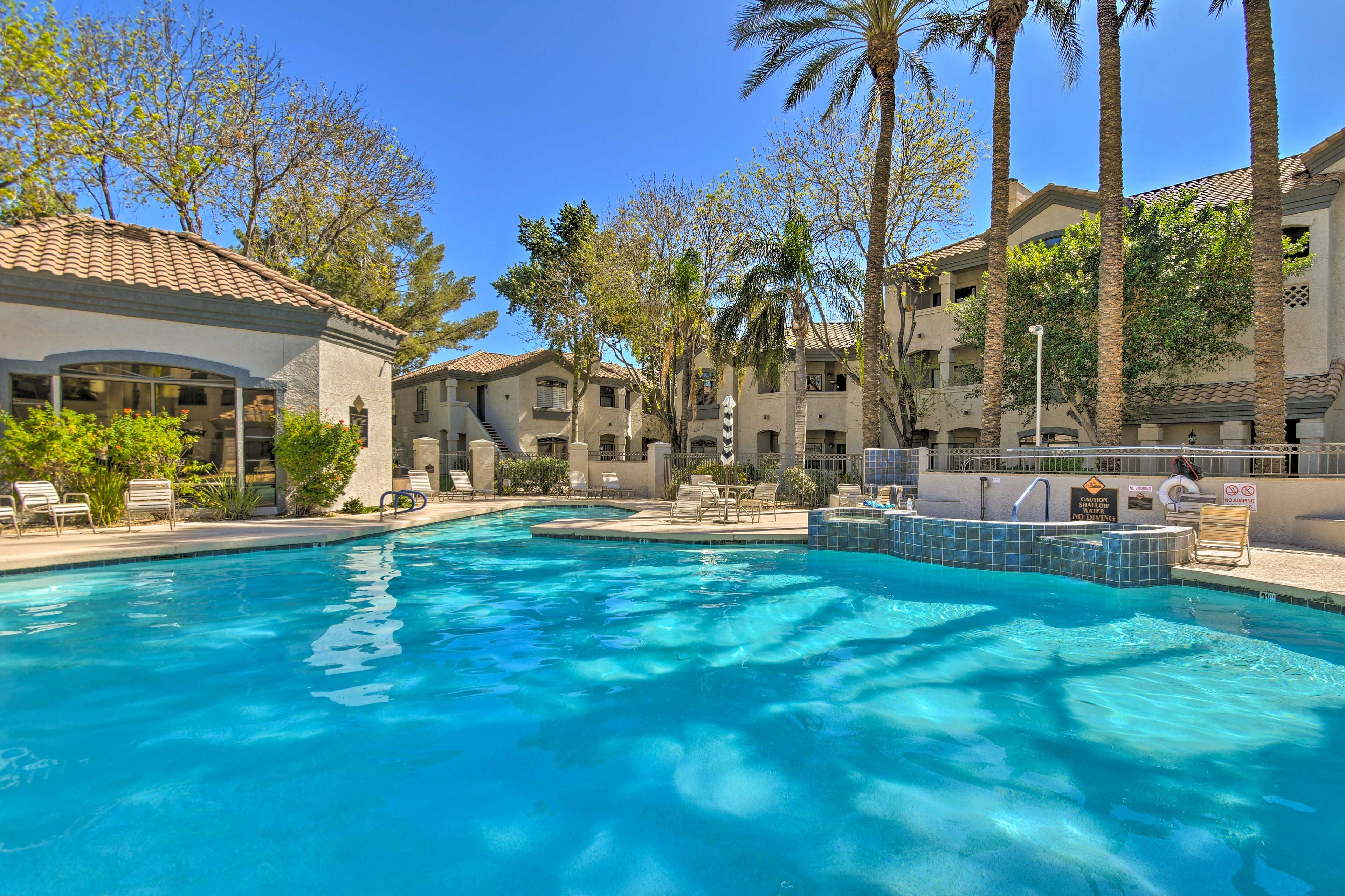 The Signature Complex Community | Pool Depth ( 3' - 4.5')
