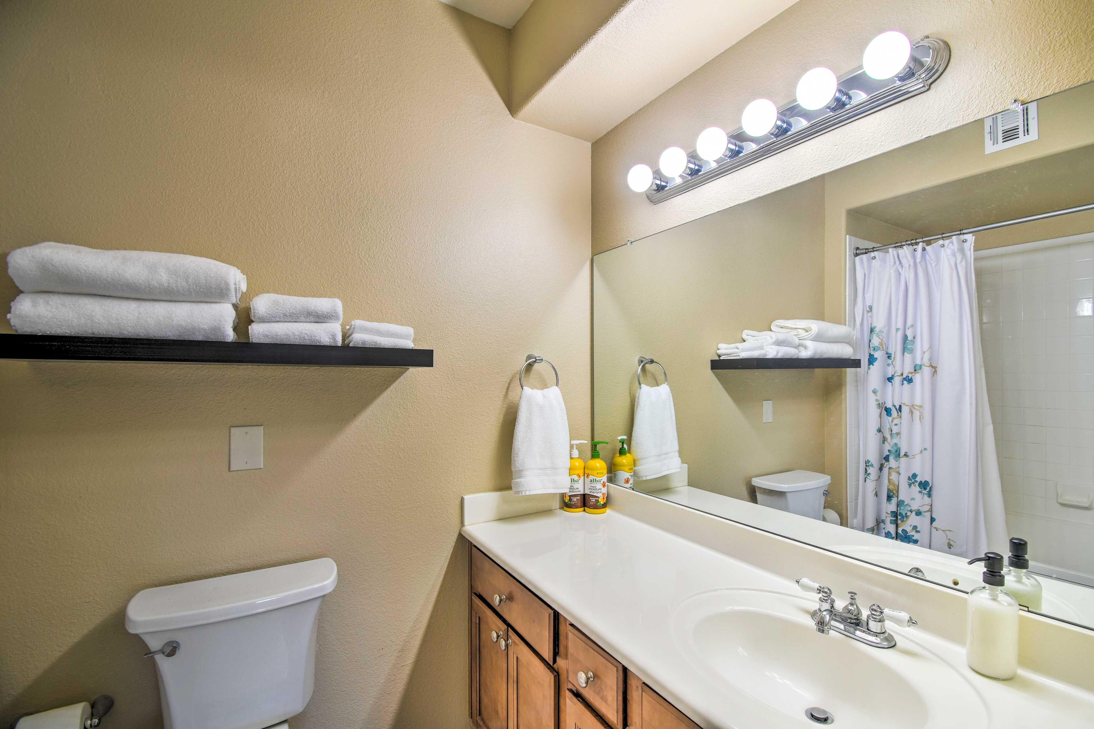 Full En-Suite Bathroom | Complimentary Toiletries