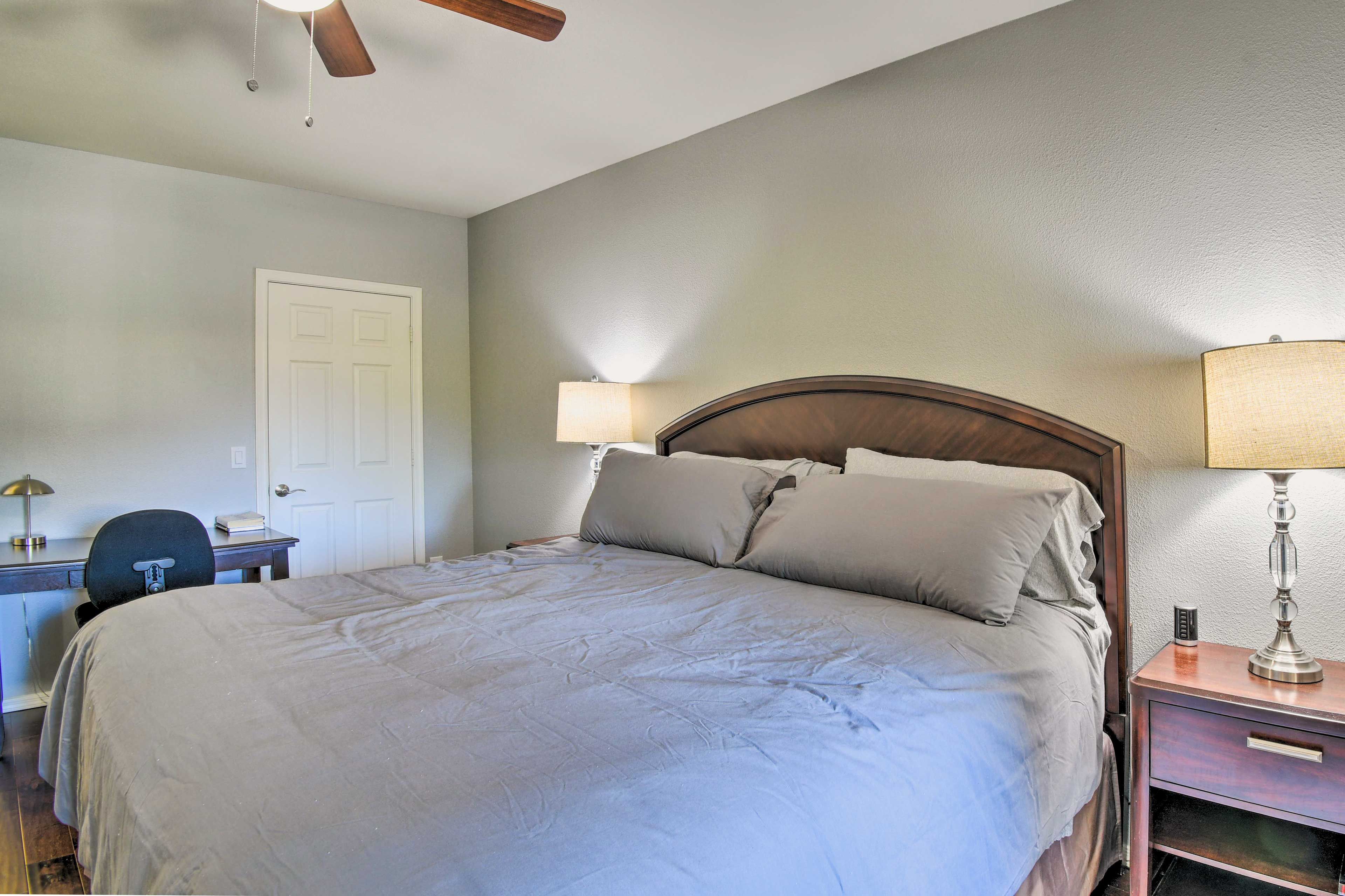 Bedroom 1 | King Bed | Full En-Suite Bathroom