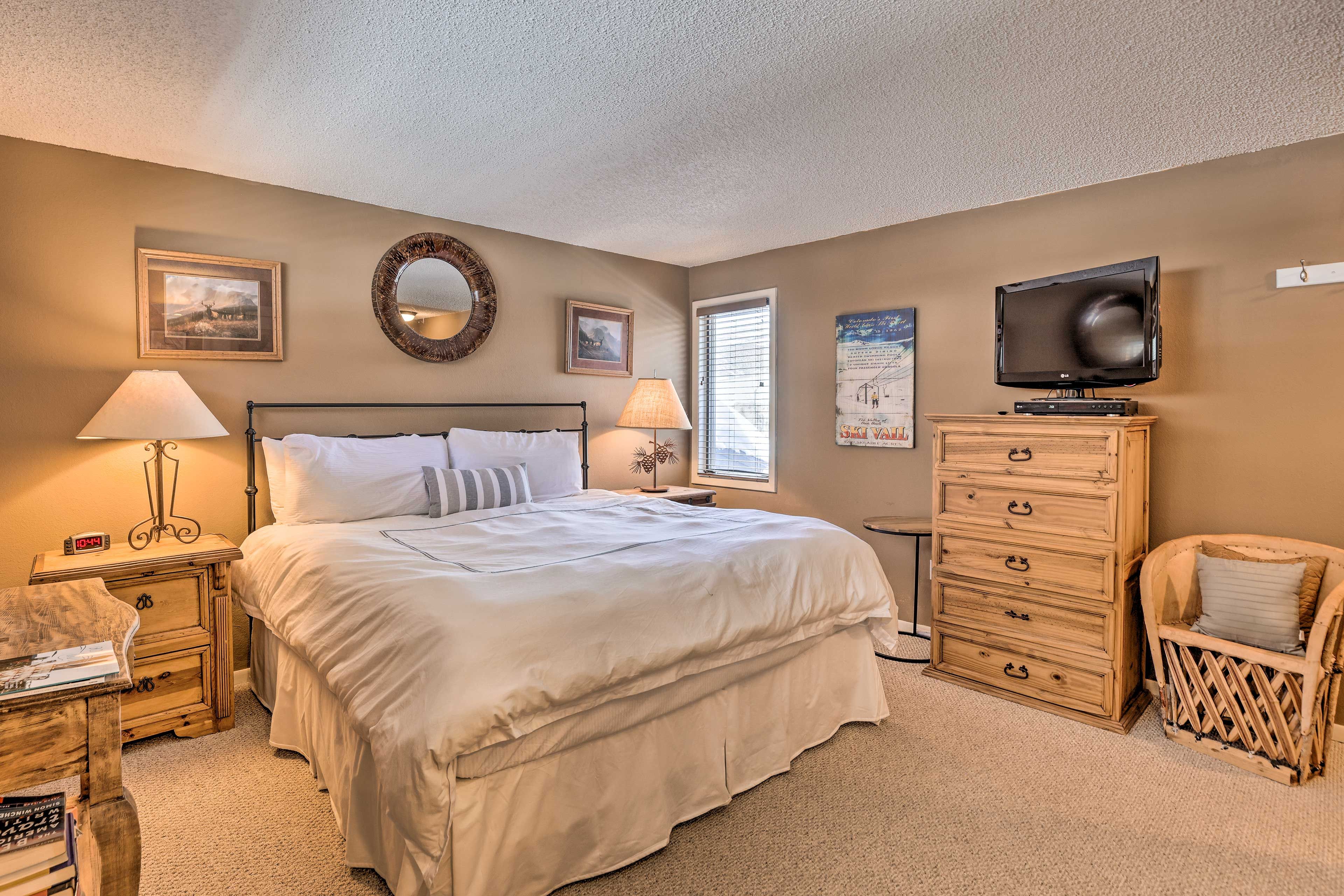 Bedroom 1 | King Bed | 2nd Floor