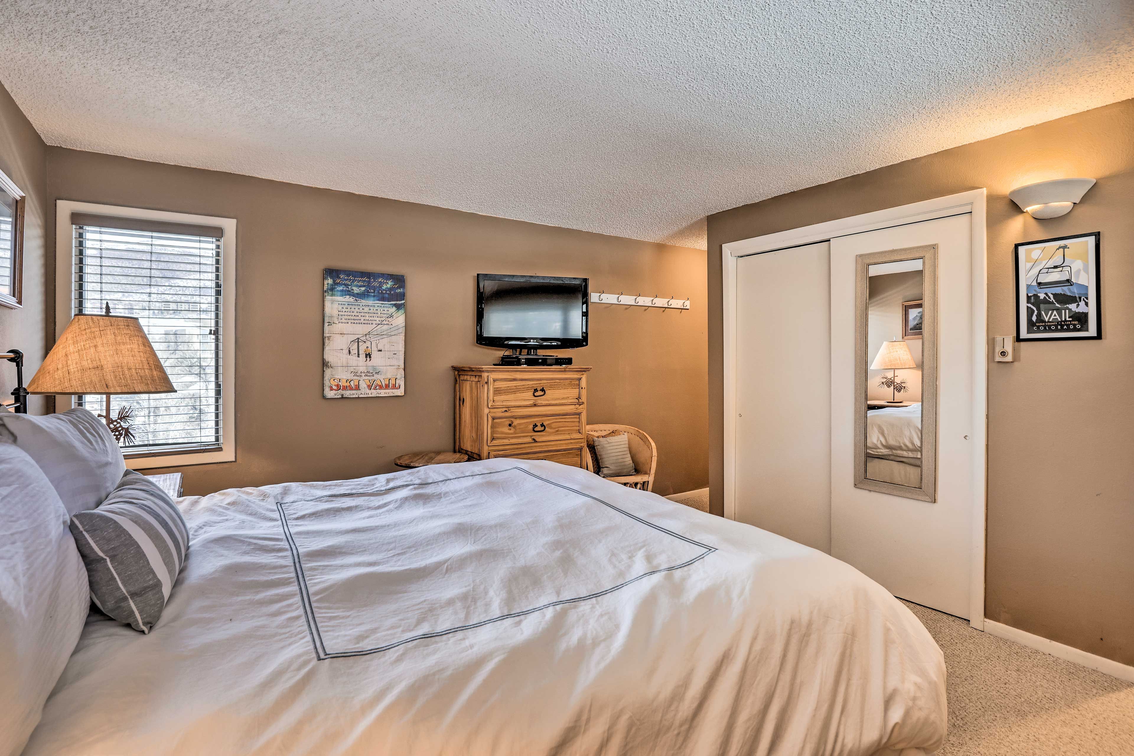 Bedroom 1 | Smart TV
