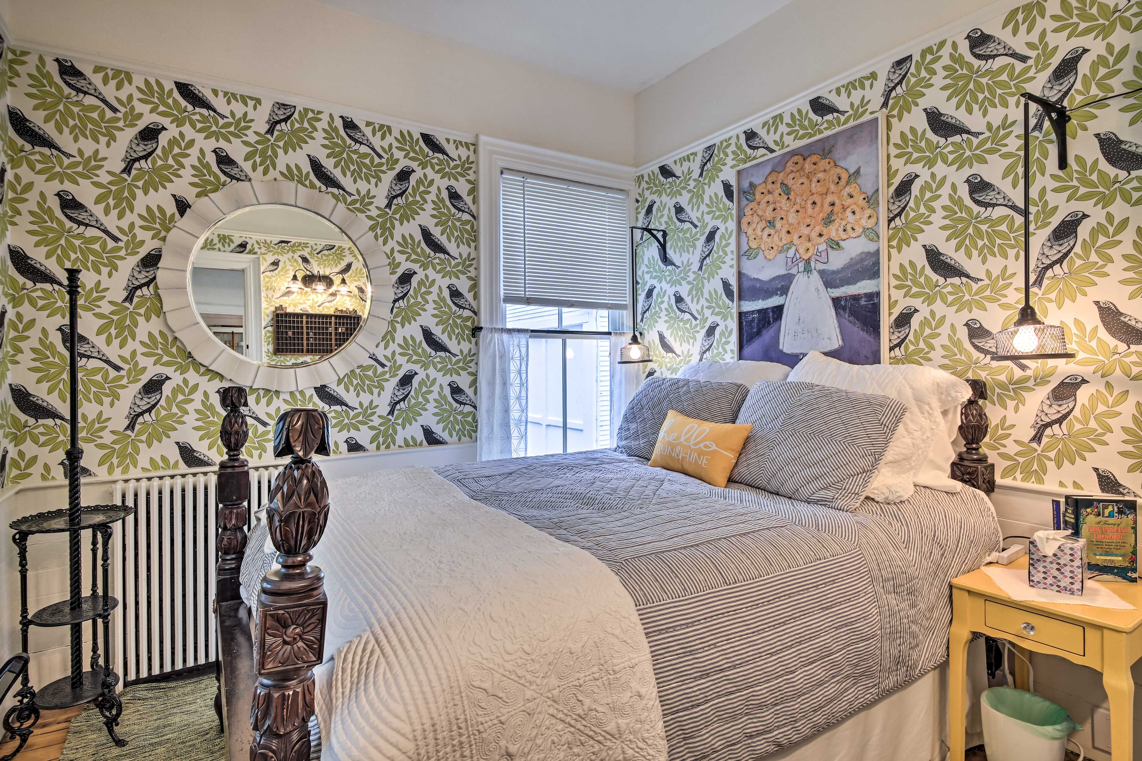 Bedroom 1 | Queen Bed | 1st Floor | Linens Provided