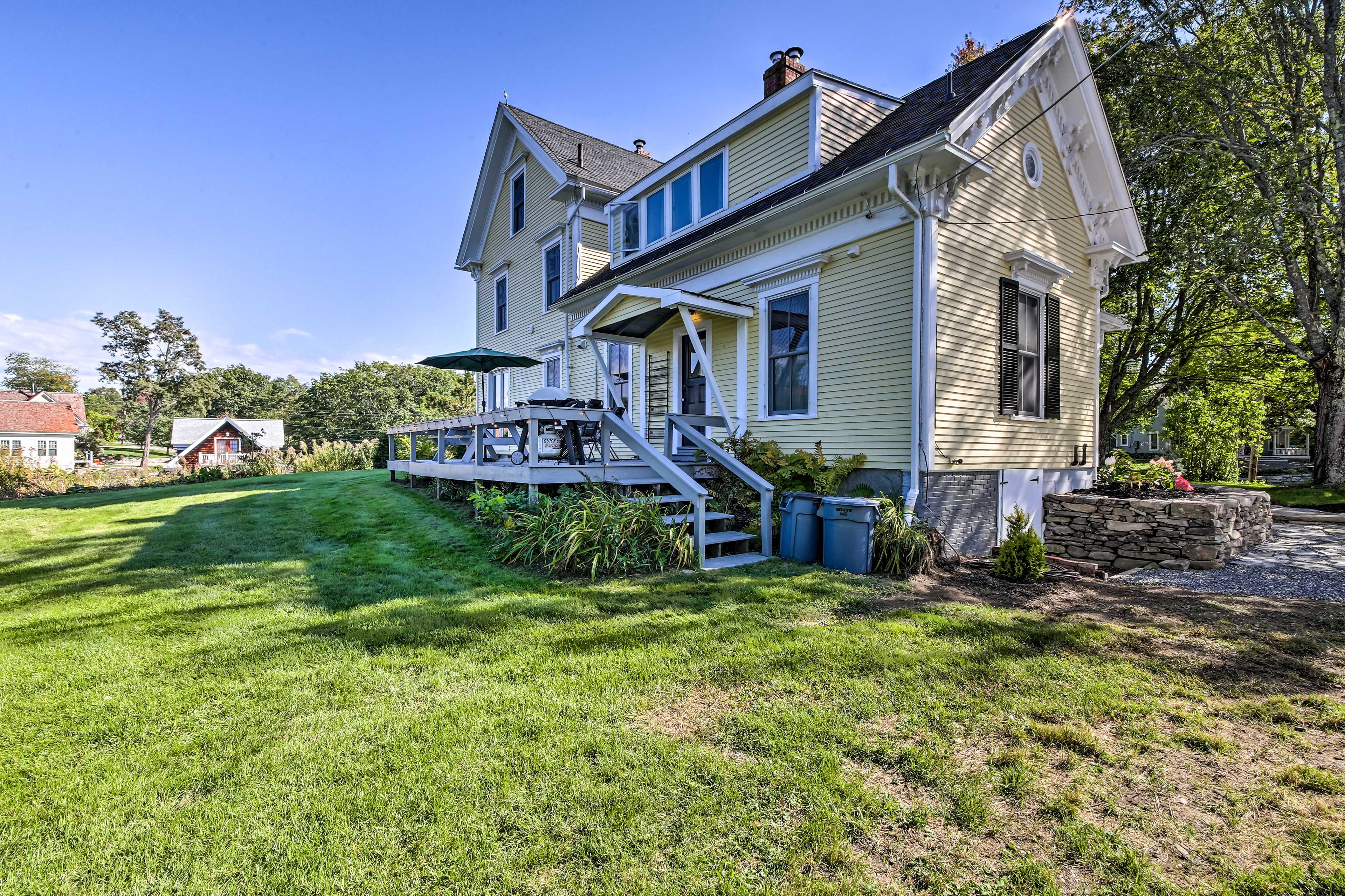 Backyard | Canoe & Kayaks Provided | Life Vests | Direct Mill Pond Access