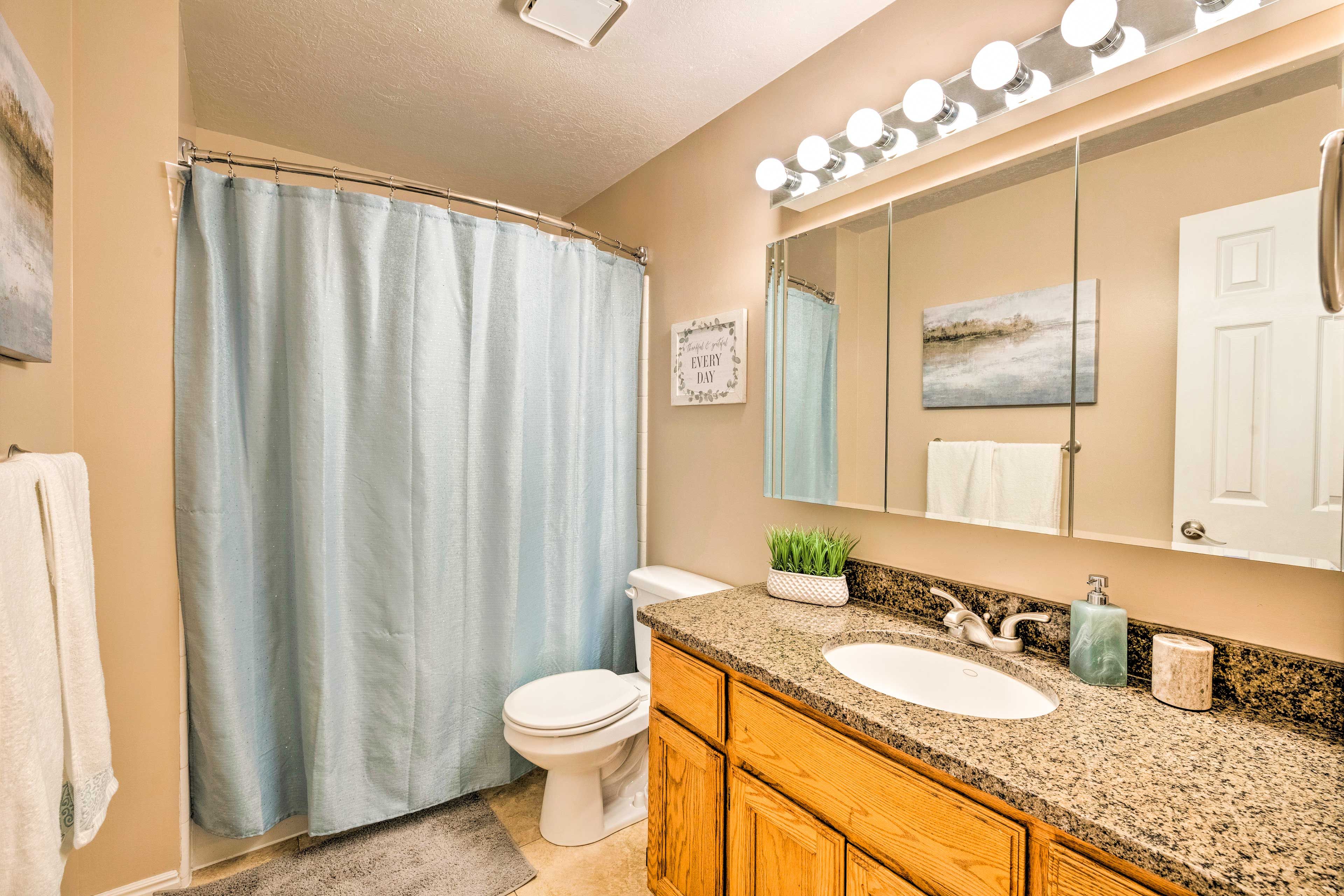 Full Bathroom | 2nd Floor