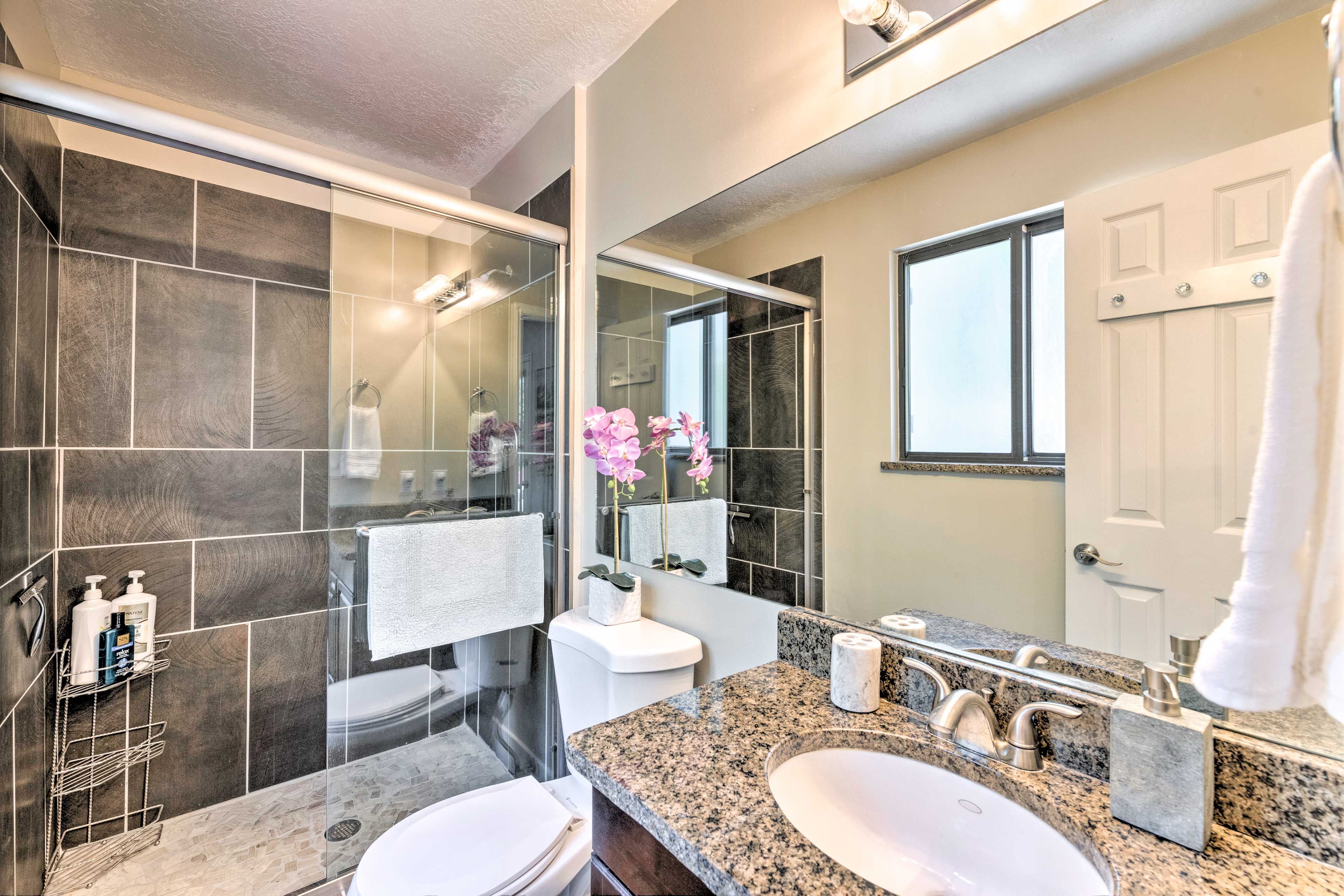 Full Bathroom | 2nd Floor