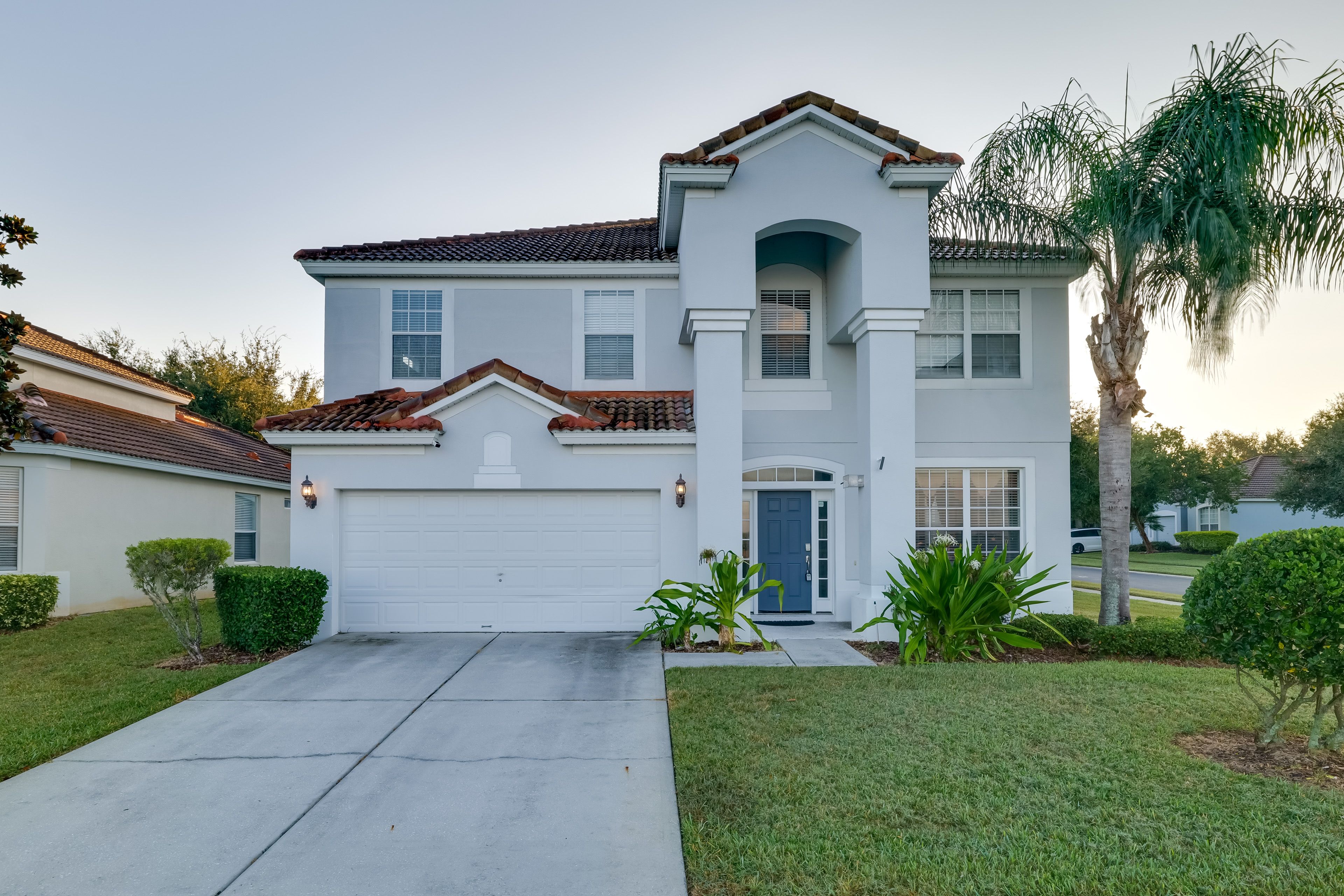 Exterior | Driveway (3 Vehicles)