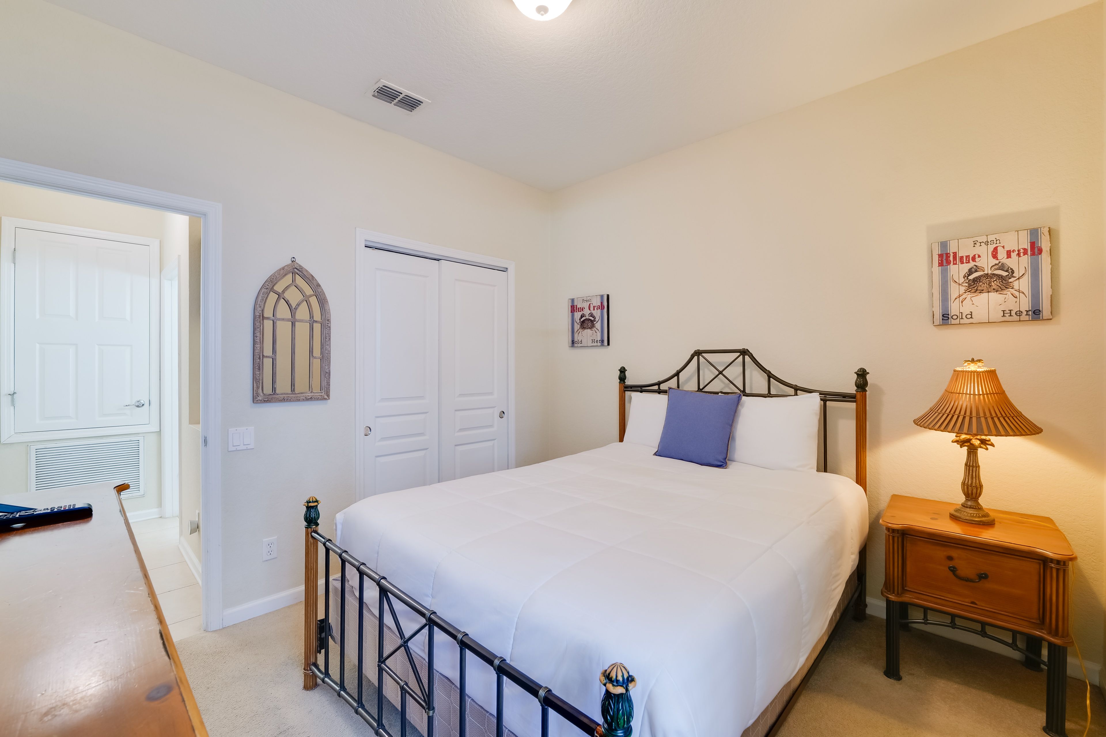 Bedroom 4 | Queen Bed | Smart TV | 1st Floor