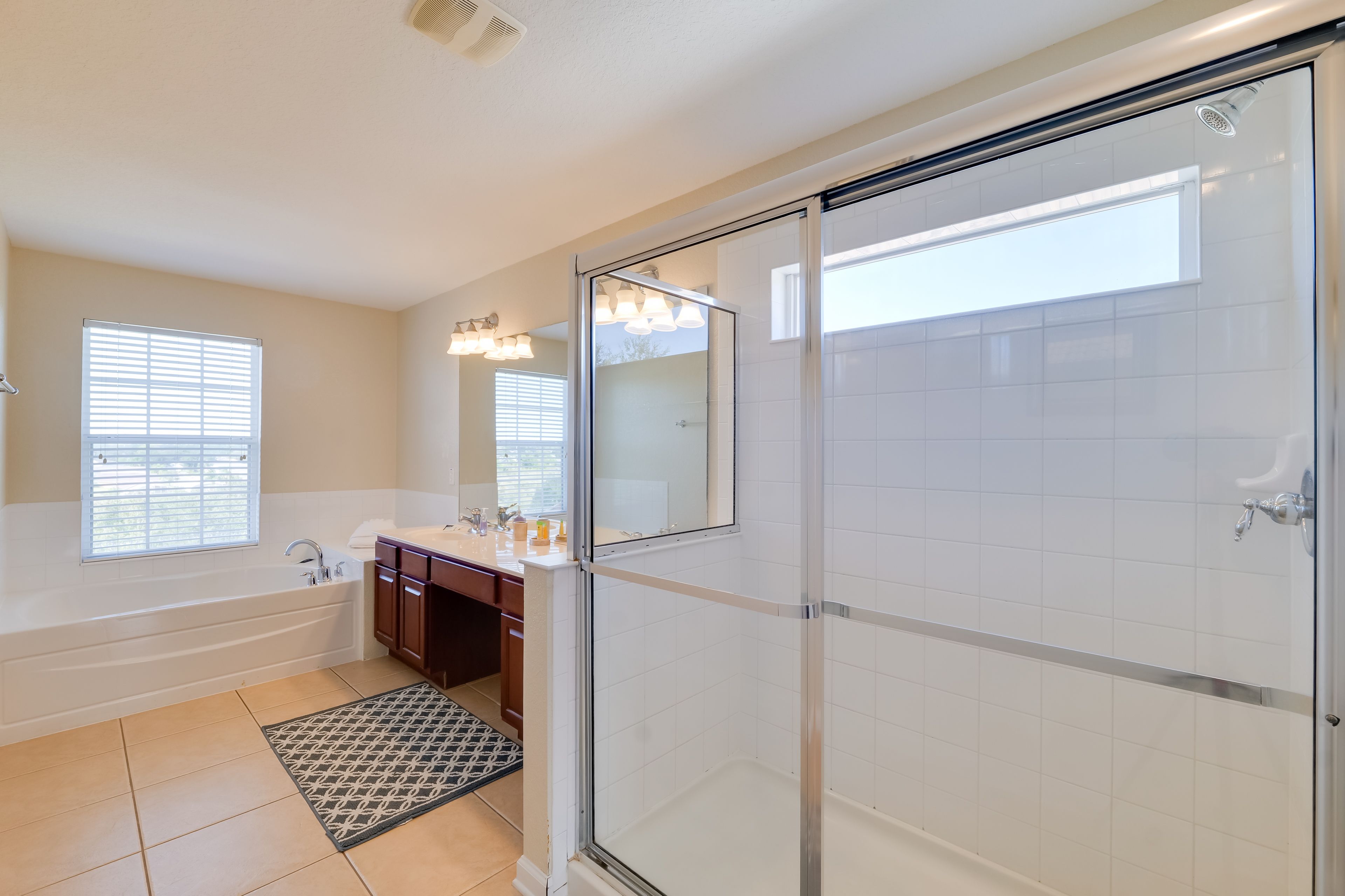 Full Bathroom | 2nd Floor