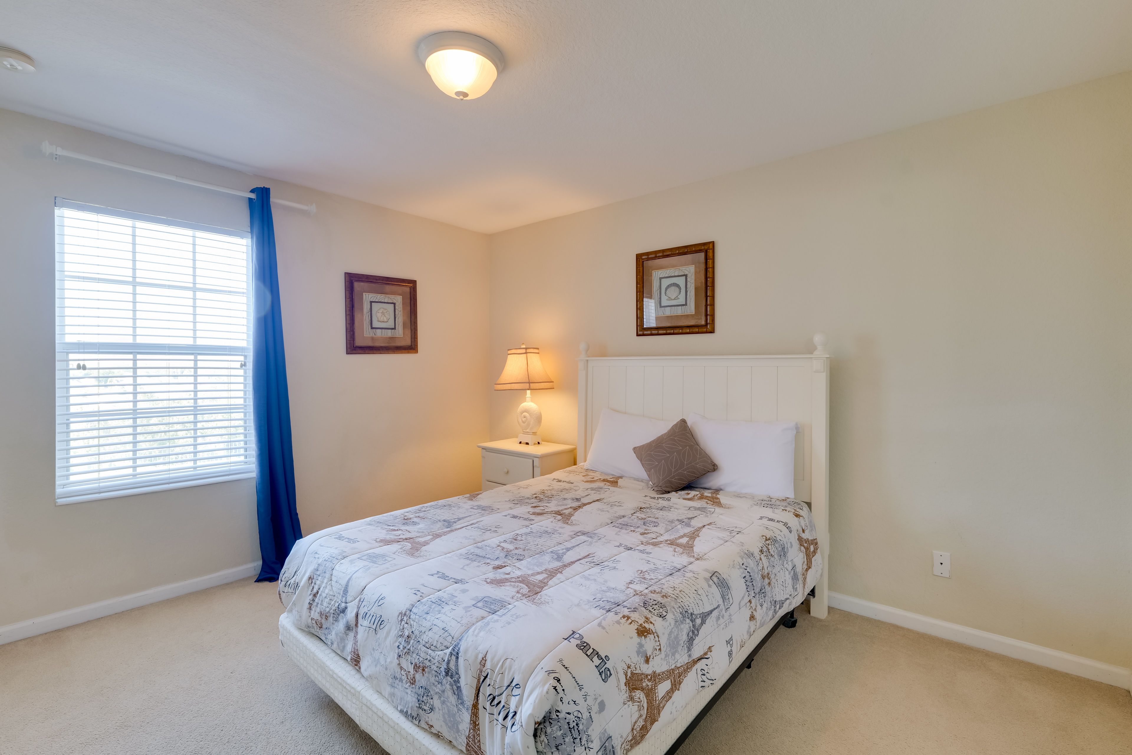 Bedroom 2 | Queen Bed | Smart TV | 2nd Floor