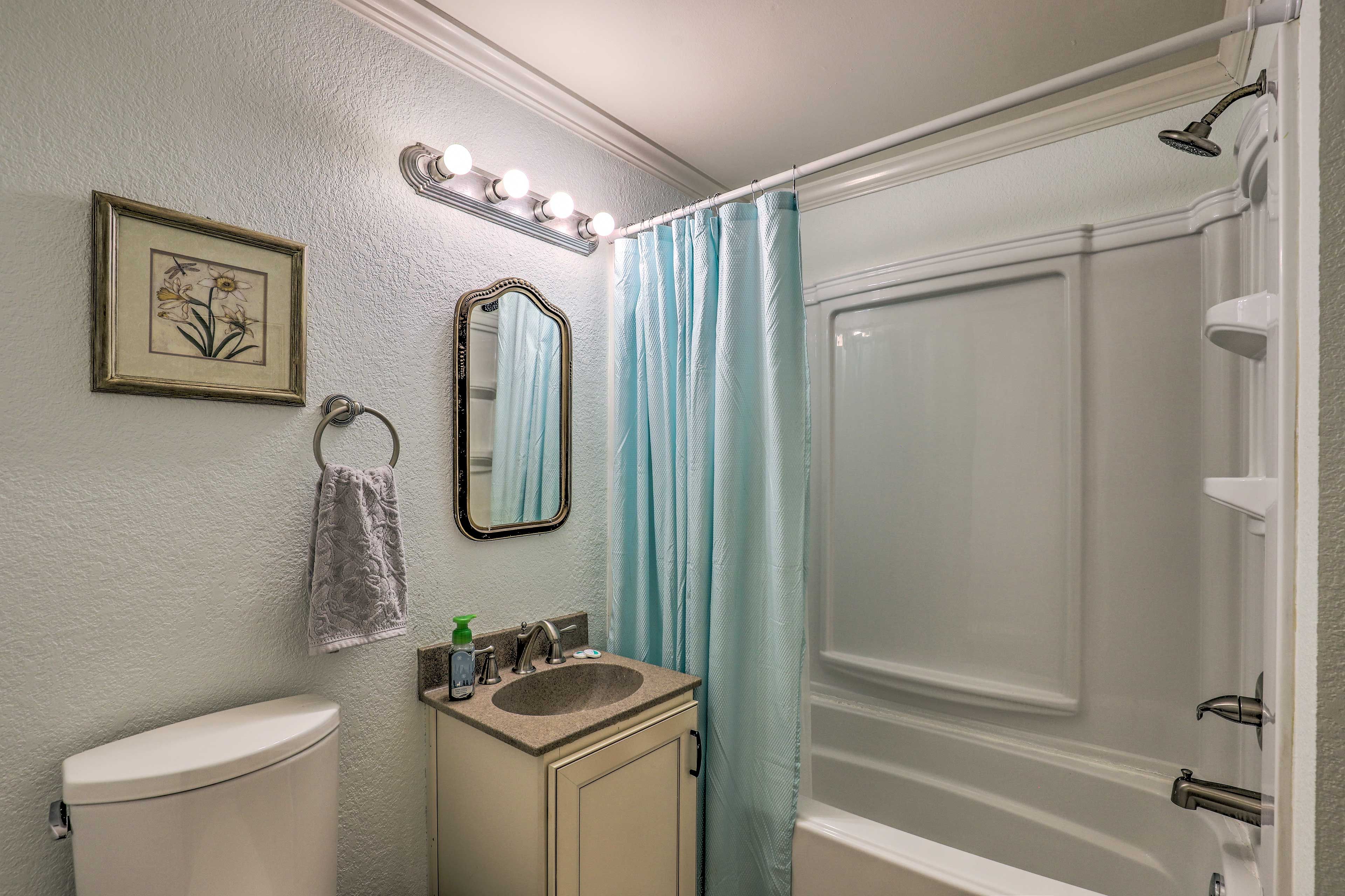Full Bathroom | Main Level