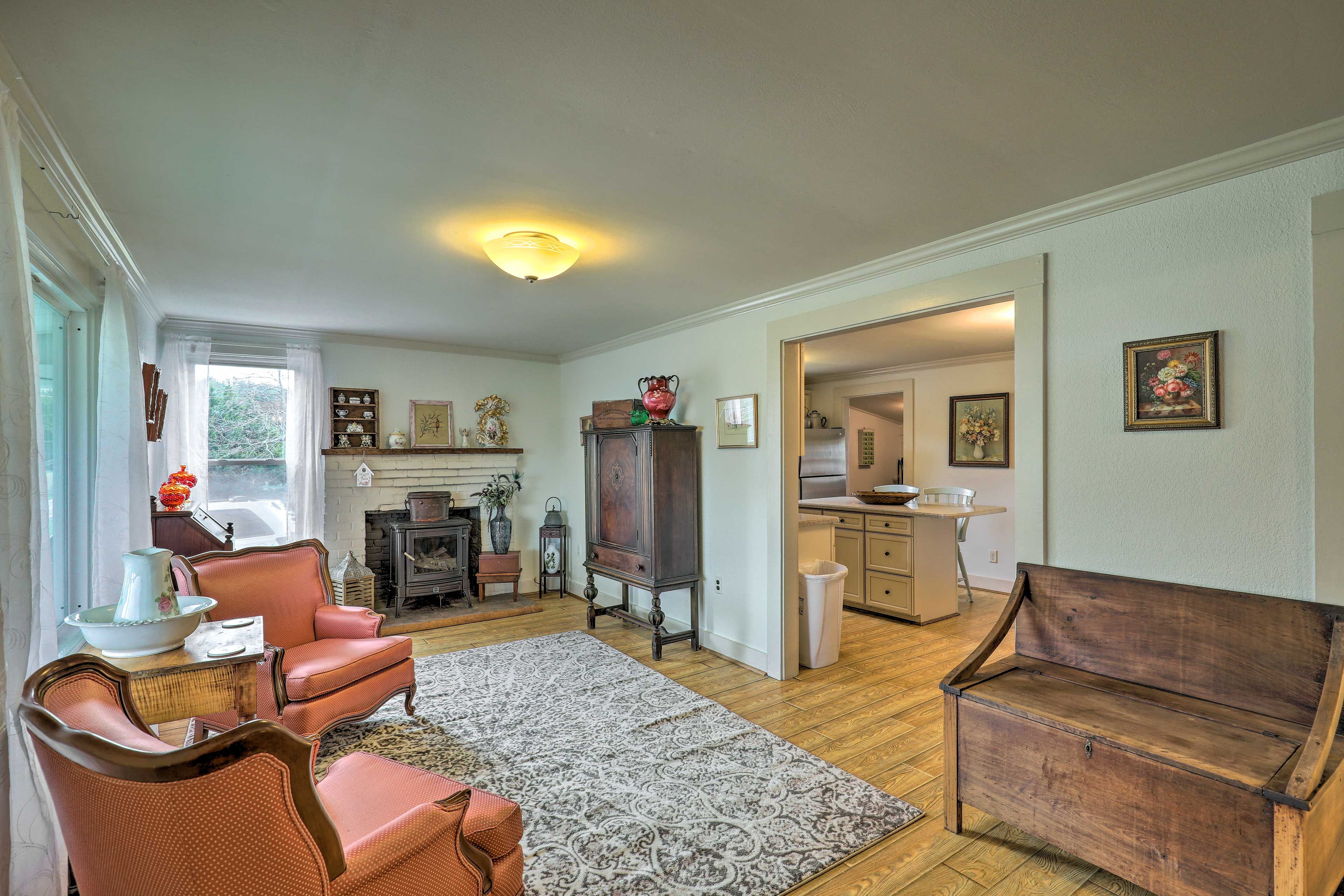 Hendersonville Vacation Rental | 3BR | 2.5BA | Steps to Enter | 1,713 Sq Ft