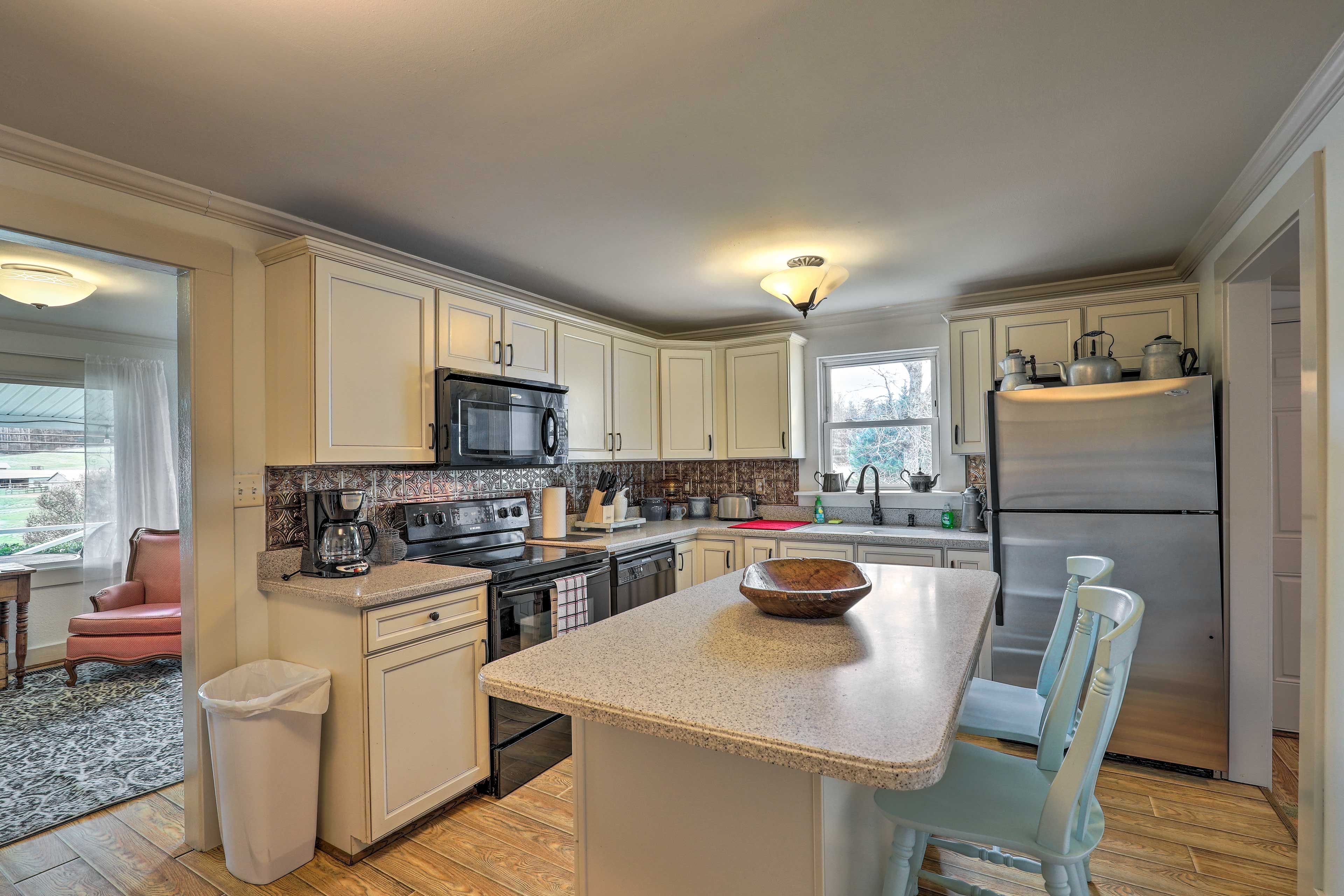 Kitchen | Trash Bags + Paper Towels
