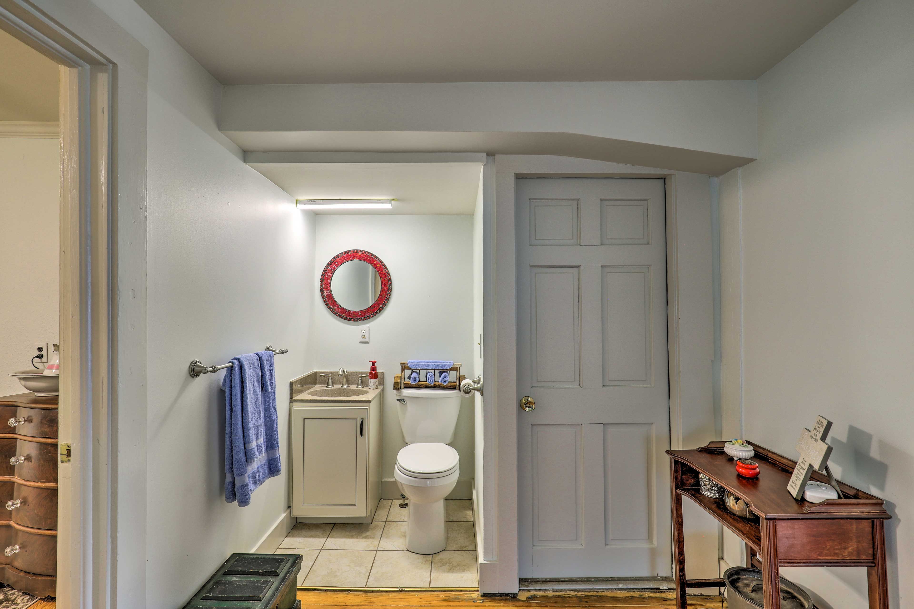 Half Bathroom | Main Level