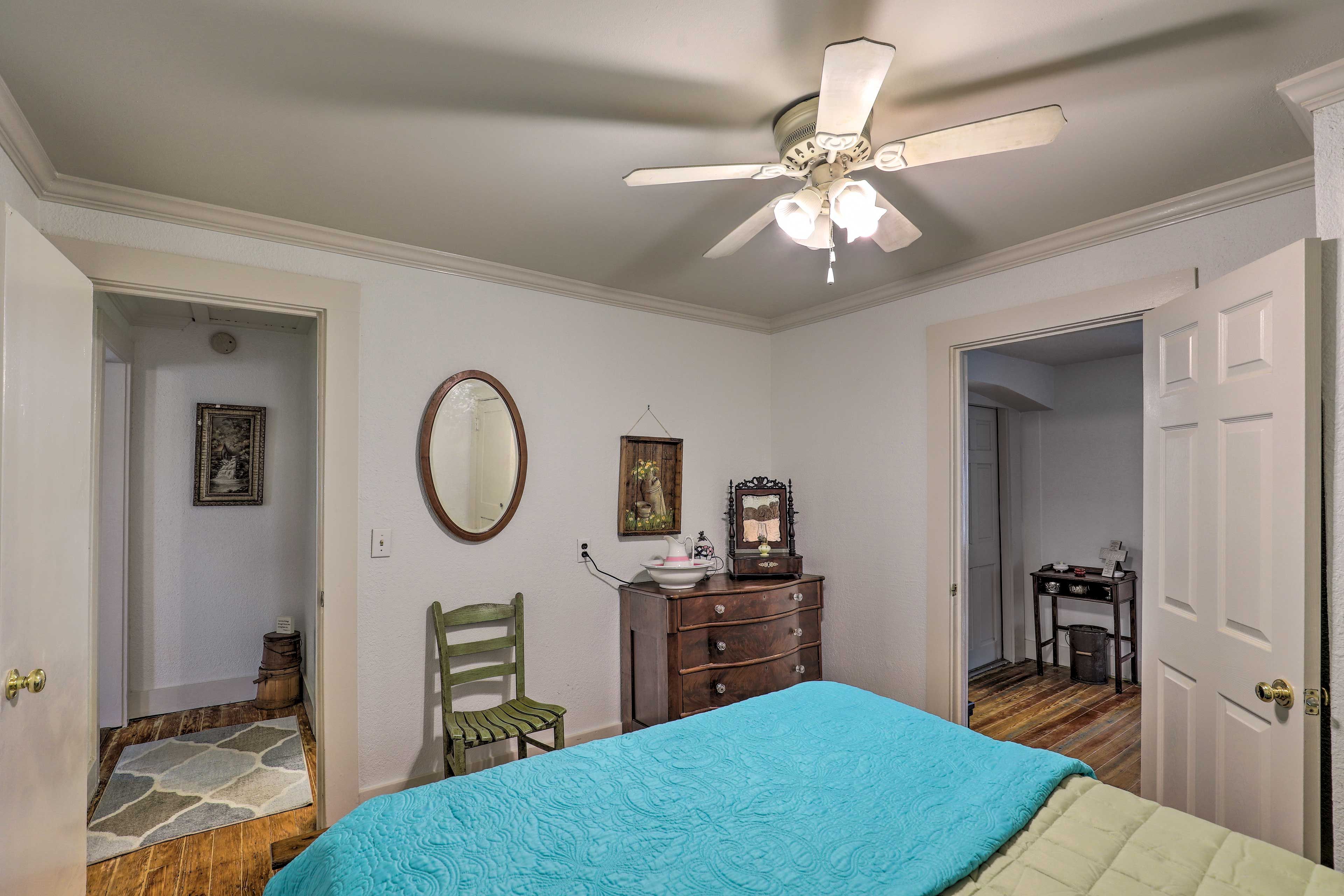 Bedroom 2 | Linens Provided