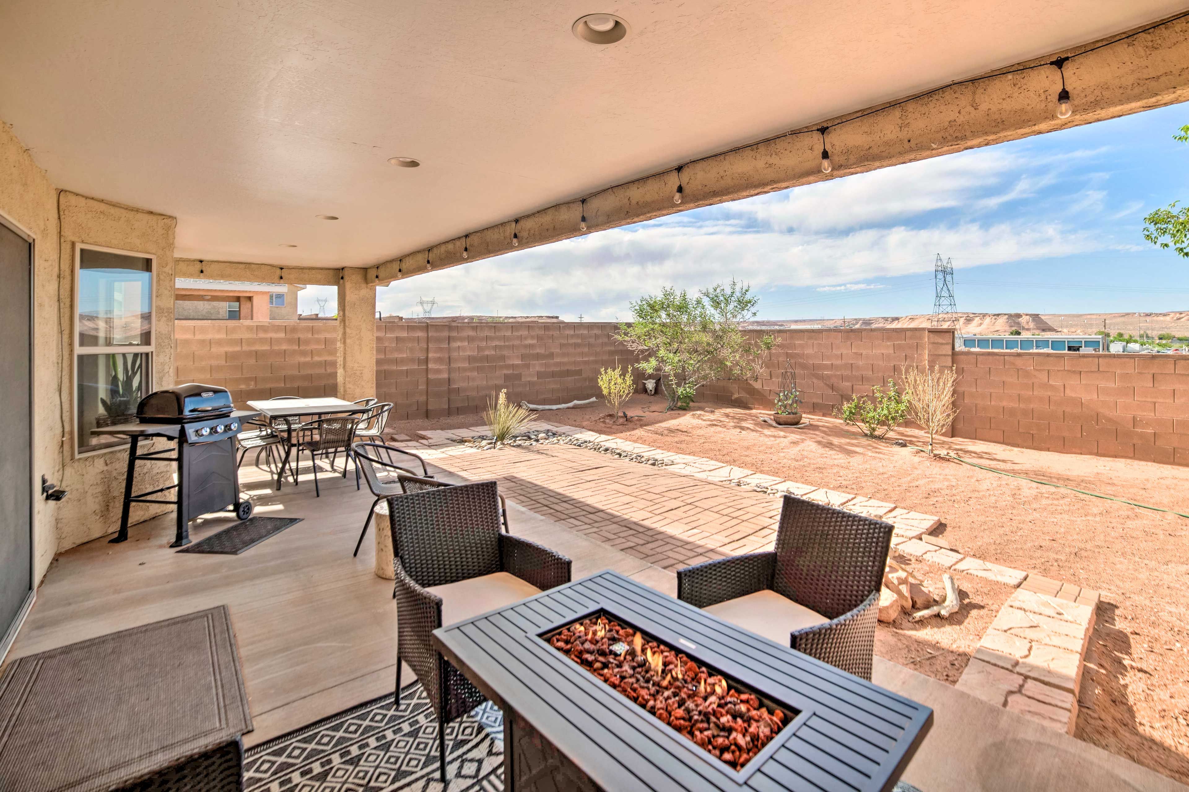 Covered Patio | Gas Fire Pit | Gas Grill