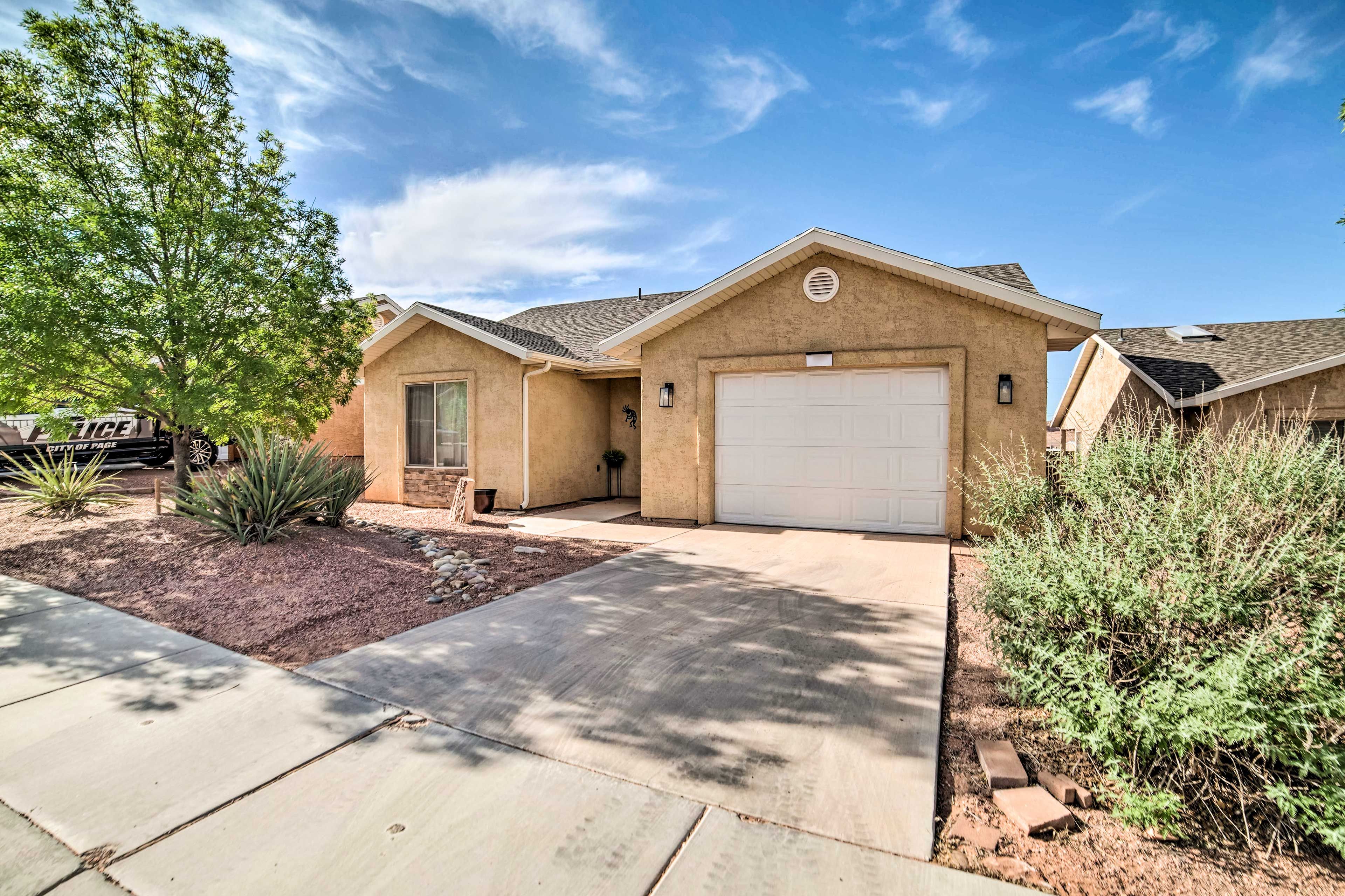 Home Exterior | Driveway Parking (1 Vehicle) | Garage Parking (1 Vehicle)