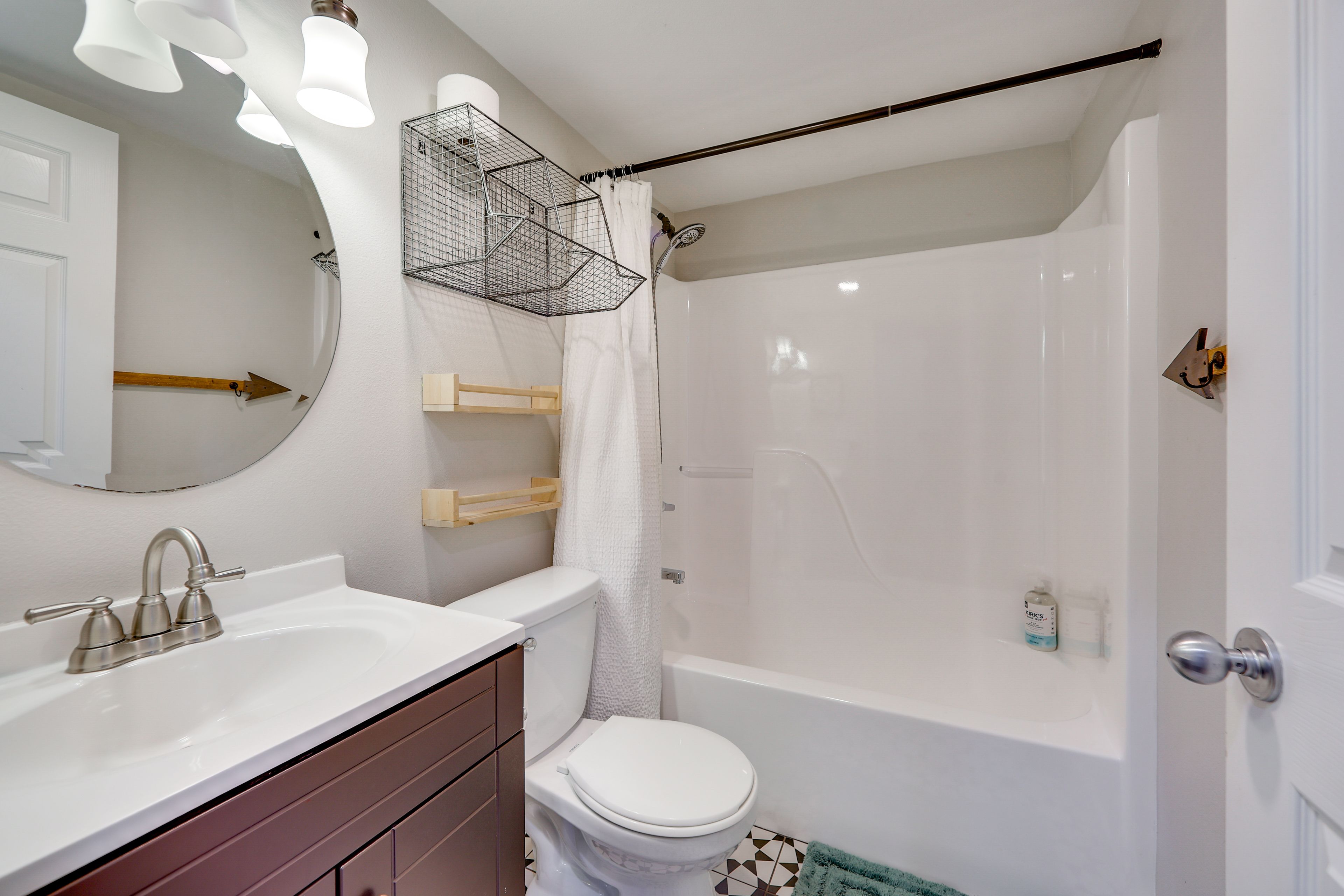 Full Bathroom | 1st Floor