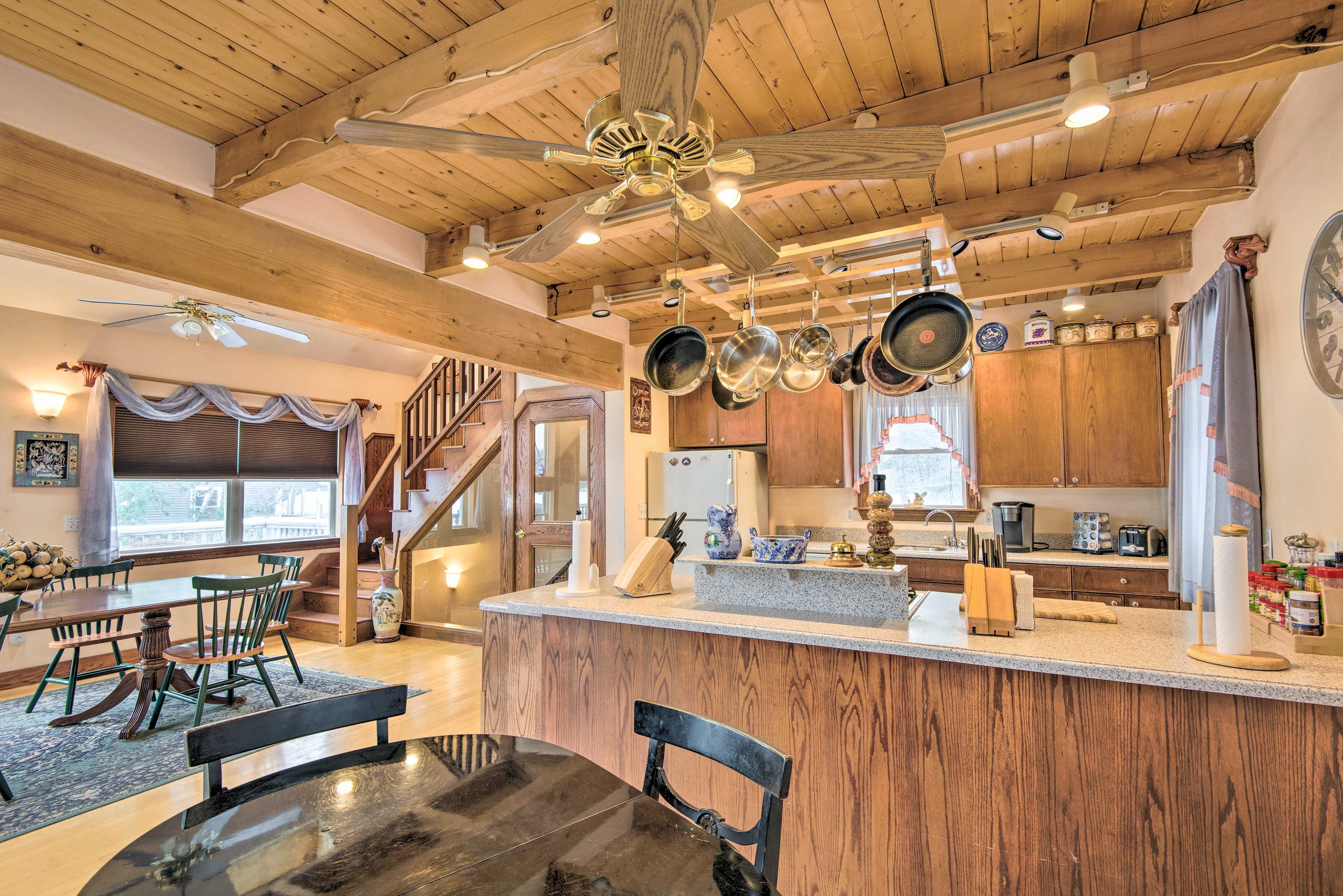 Breakfast Nook | Main Floor