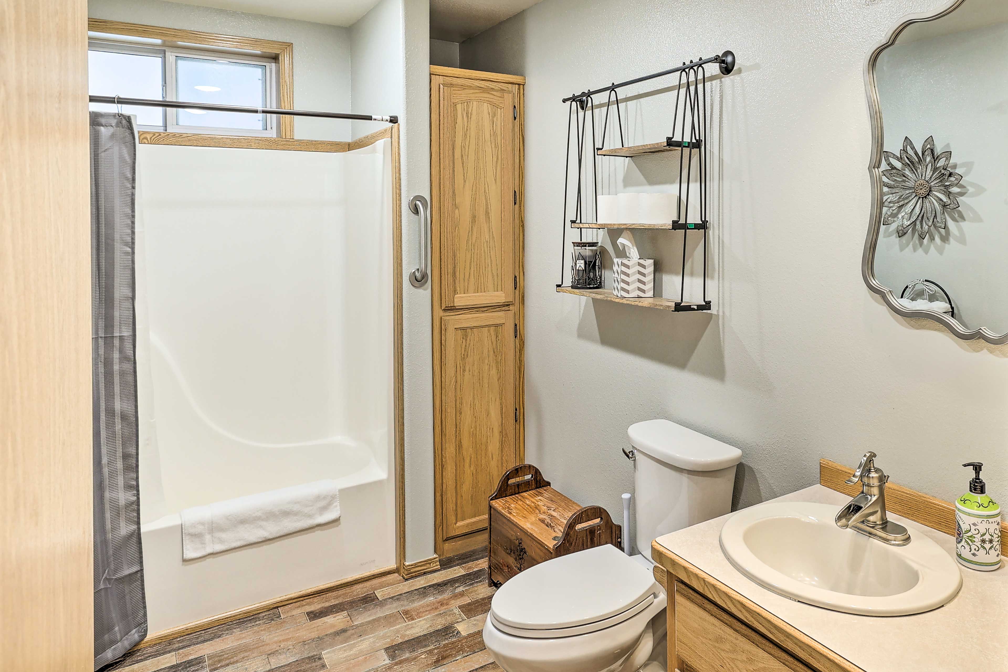 Full Bathroom | 1st Floor