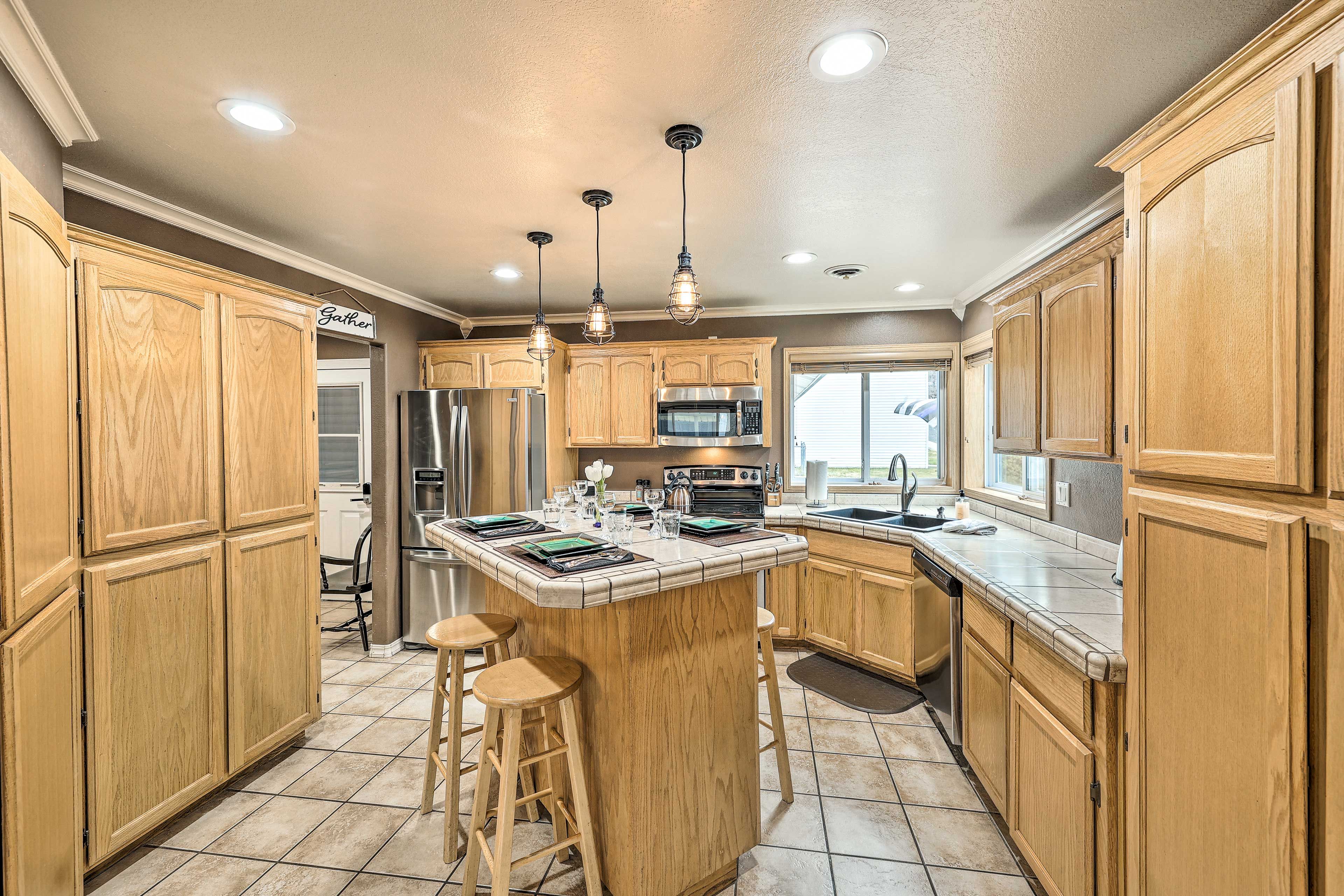 Fully Equipped Kitchen | Cooking Basics | Dishware & Flatware | Spices