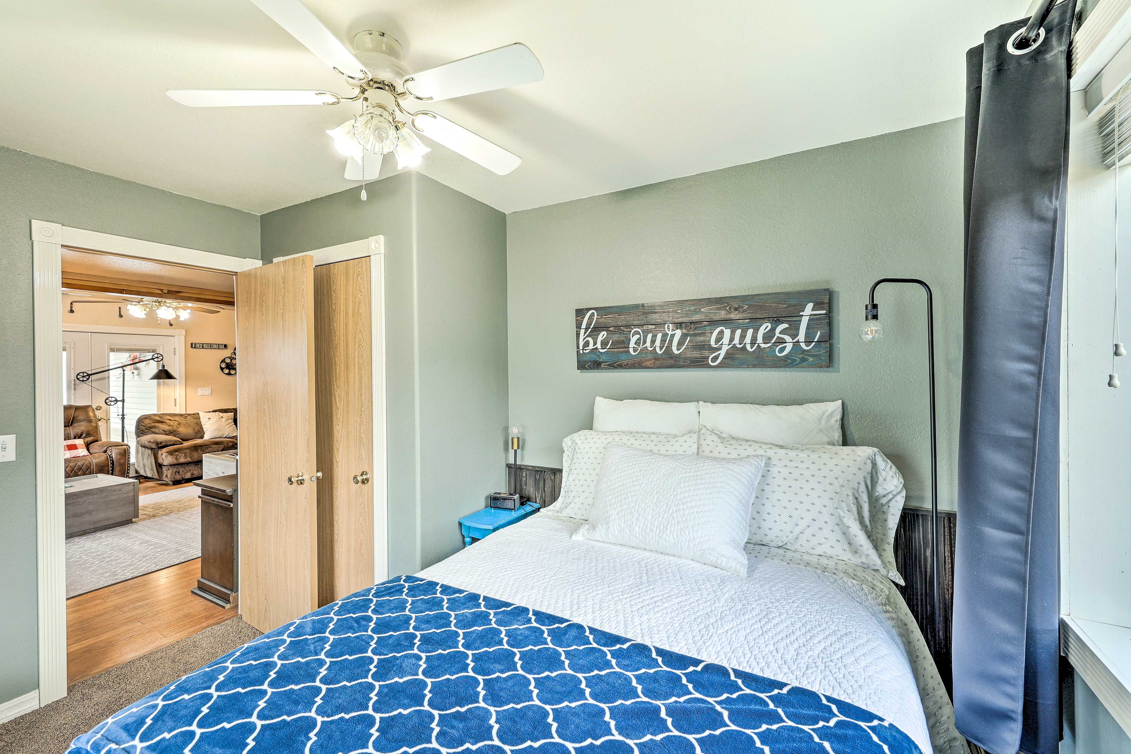 Bedroom 2 | Queen Bed | 1st Floor