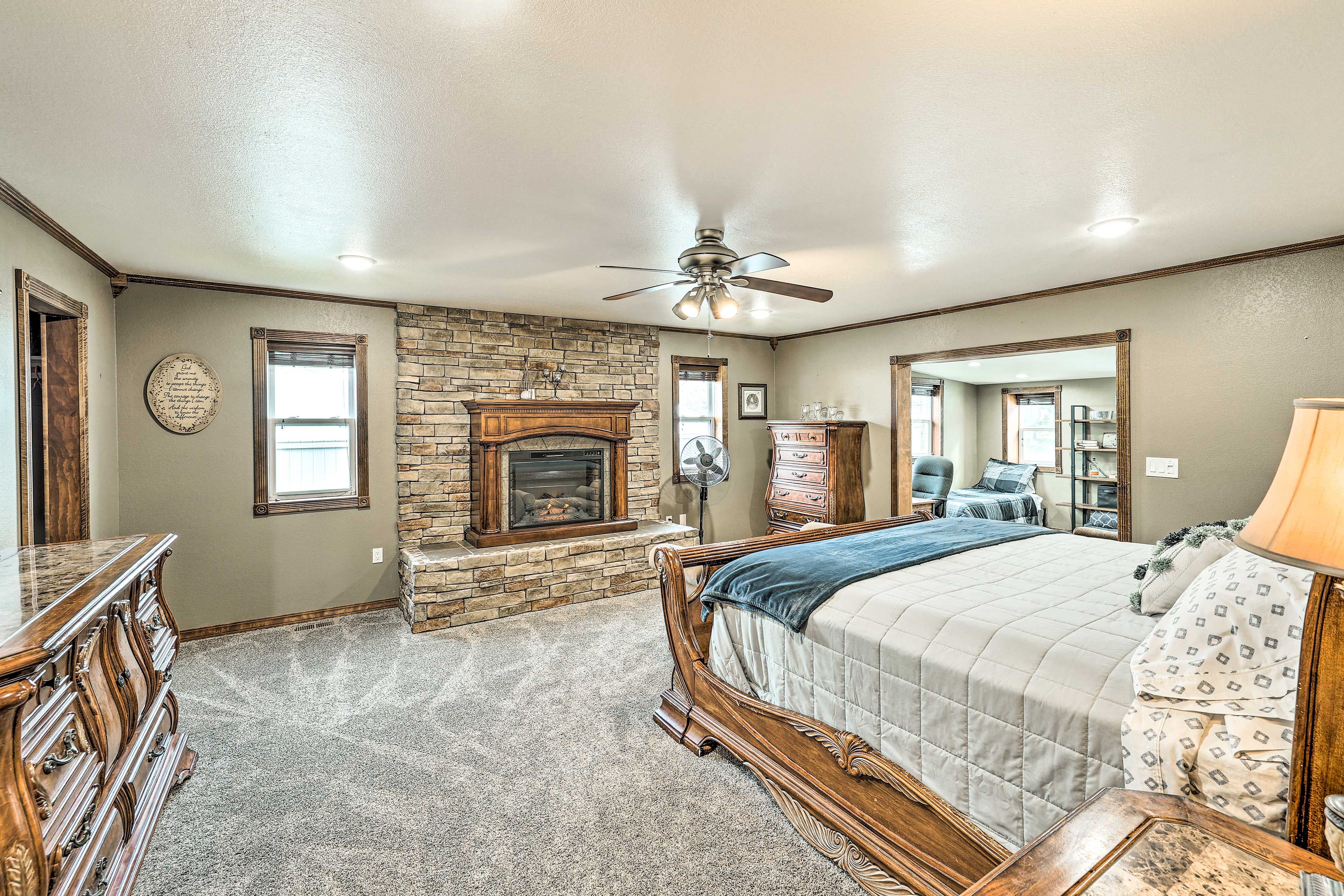 Bedroom 1 | Linens & Towels