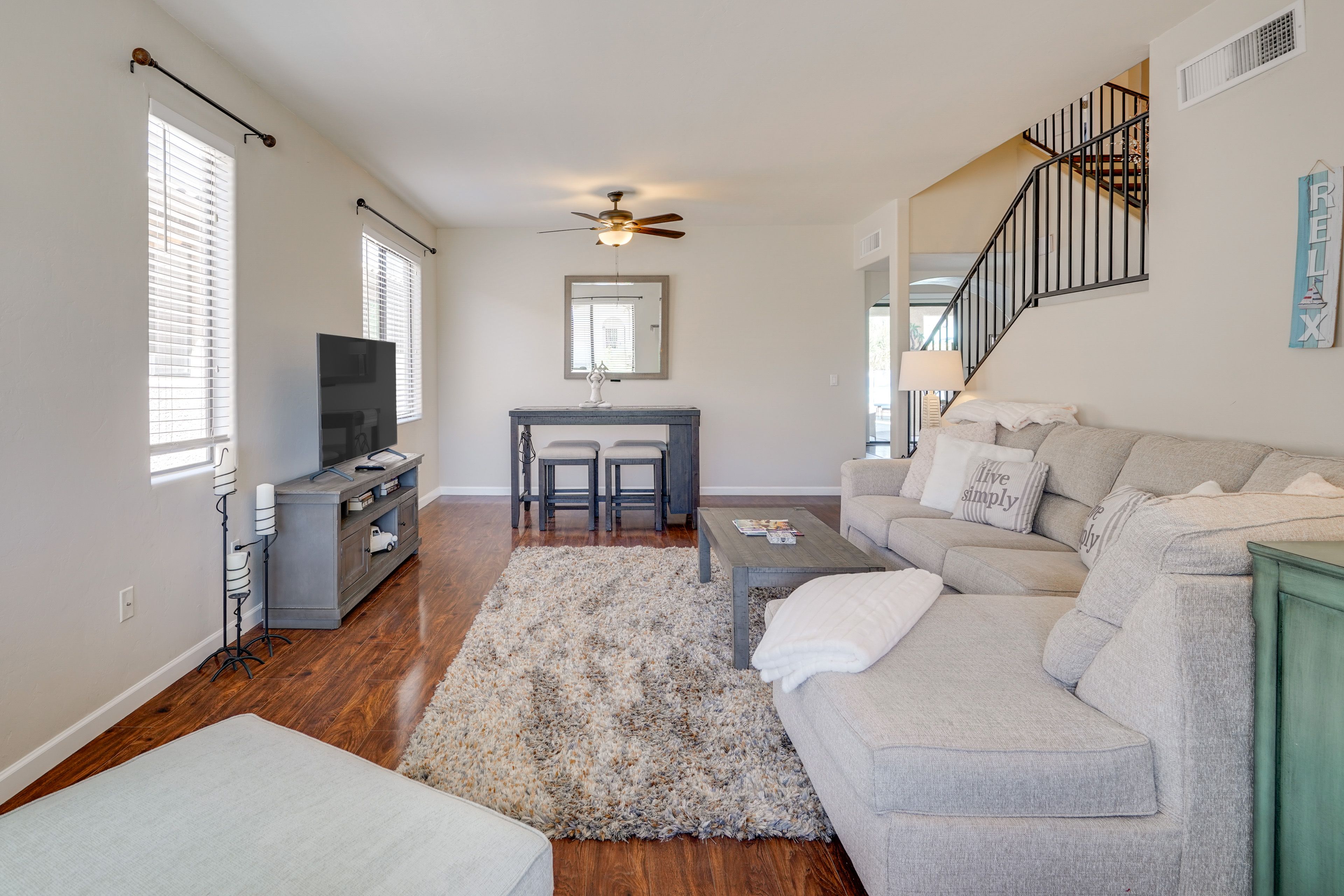 Den | Smart TV | Dining Table | 1st Floor