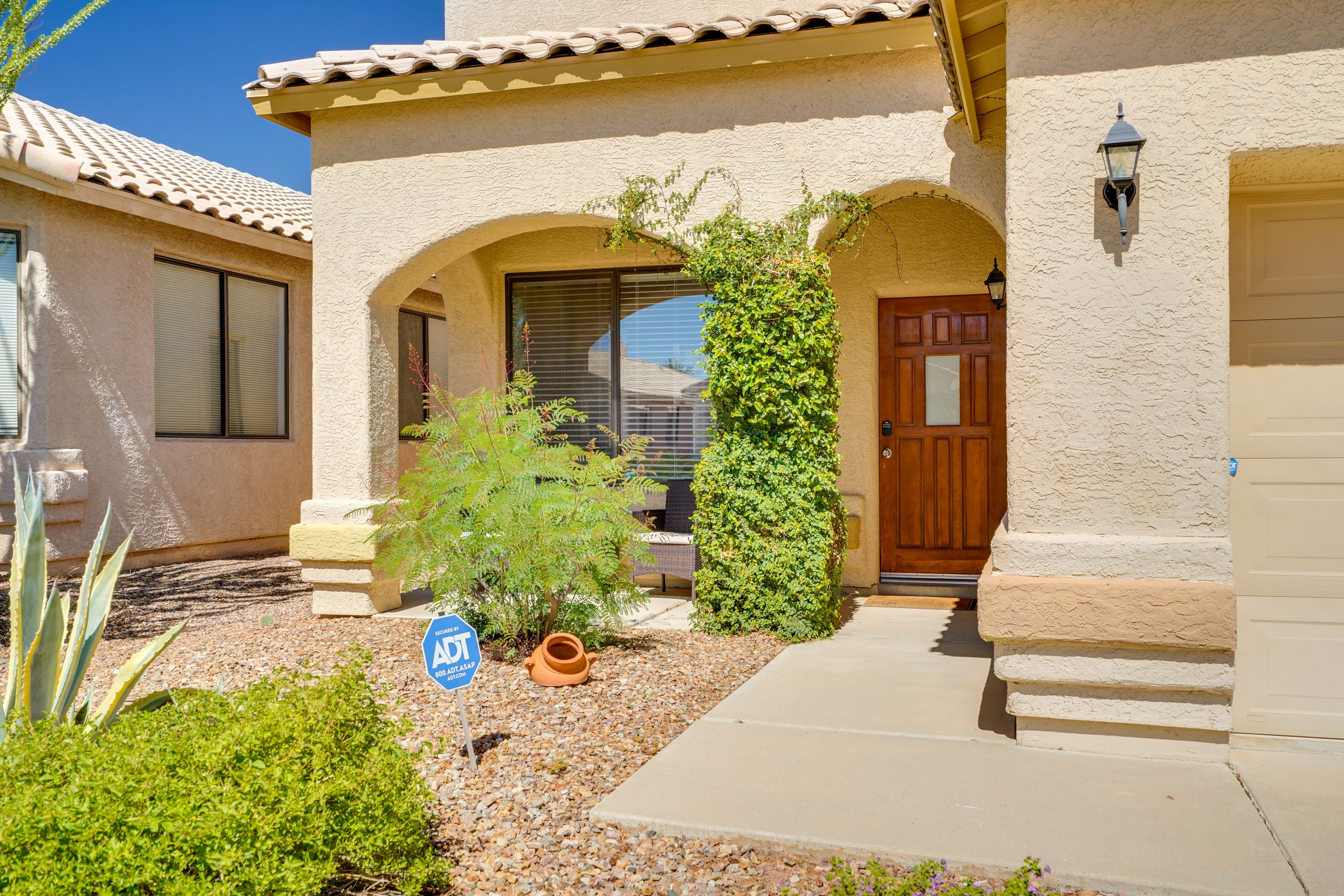 Home Exterior | Entry