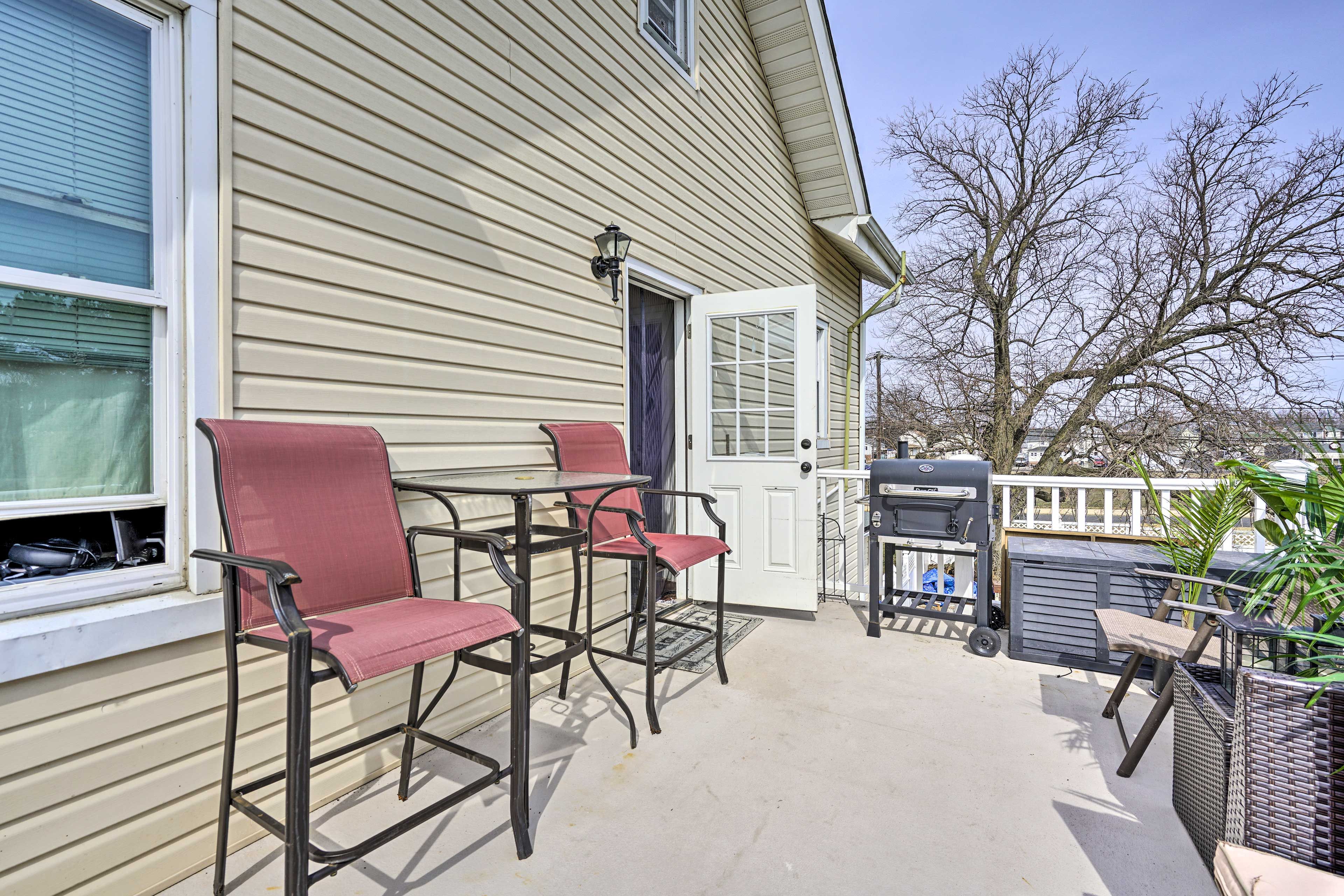 Deck | Charcoal Grill