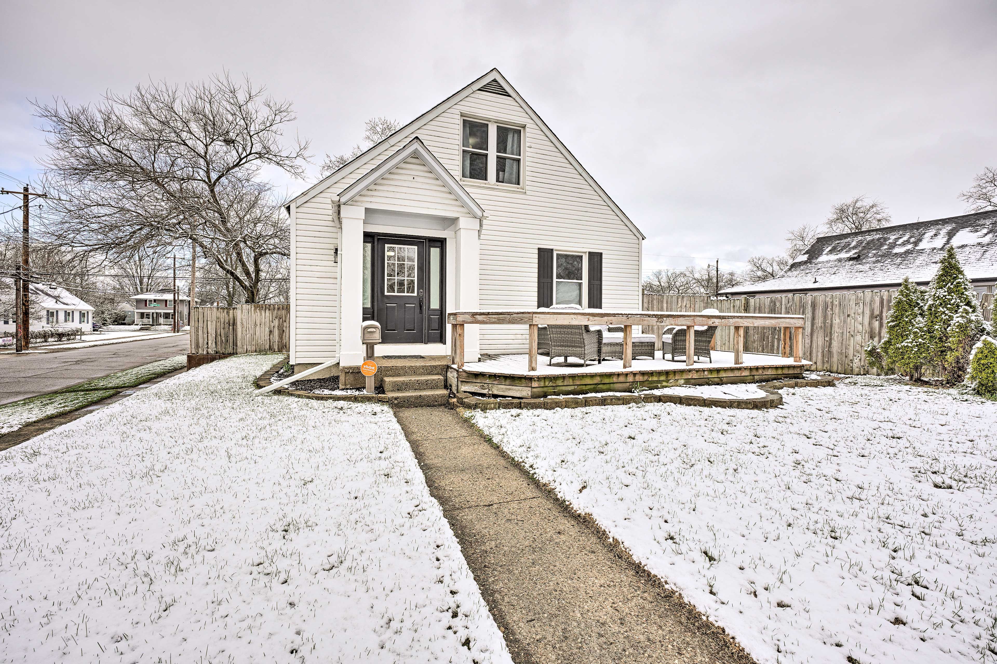 Exterior | Private Deck | 2 Exterior Security Cameras (Facing Out)