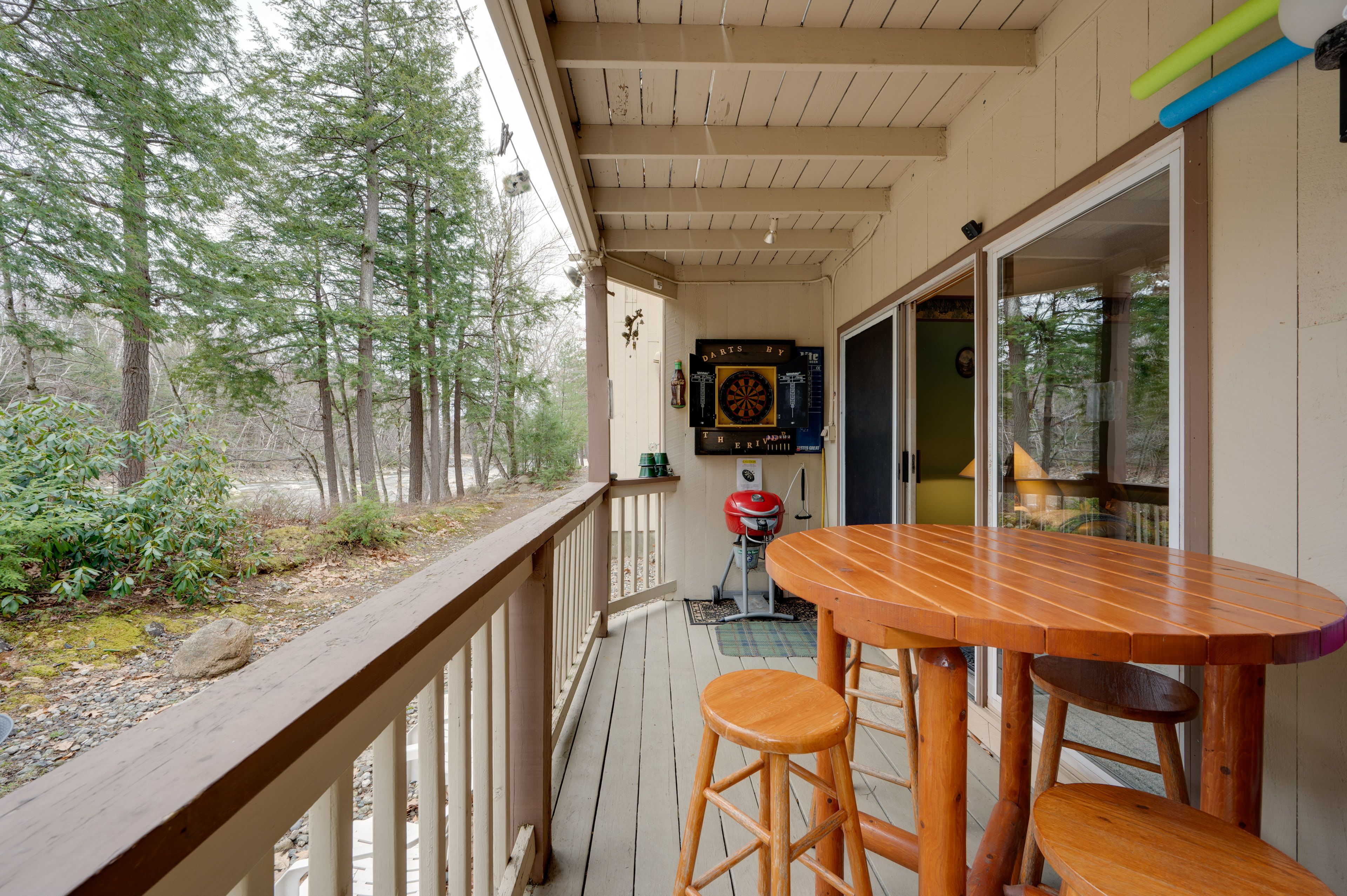 Covered Deck | Ground-Floor Condo | Lighted Dartboard