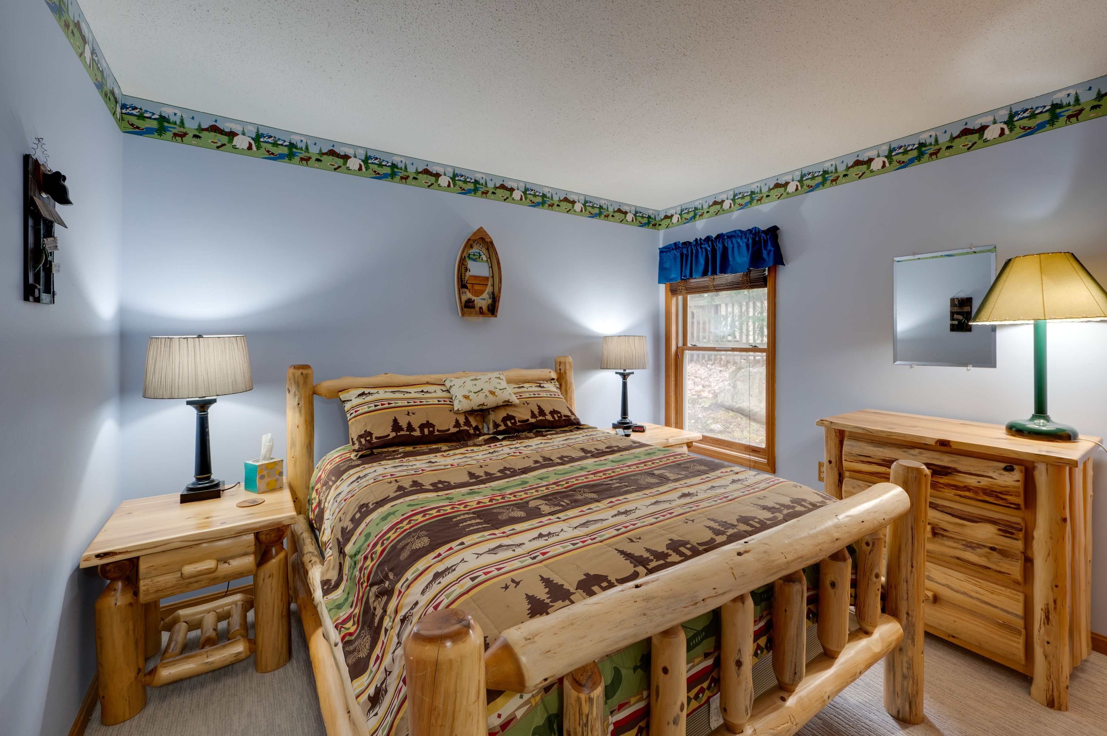 Bedroom 2 | Queen Bed