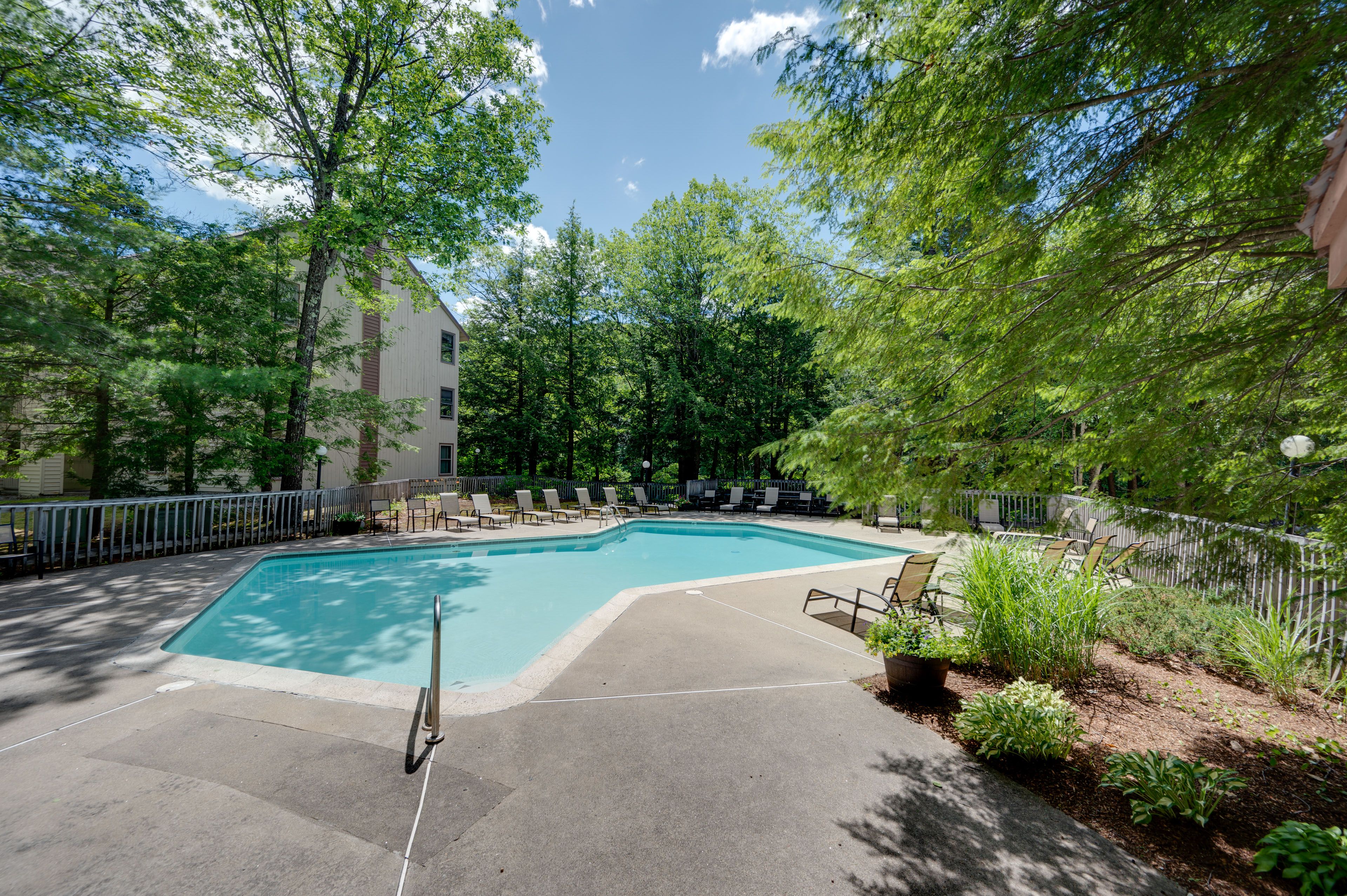 Community Amenities | 2 Heated Pools (Seasonal)