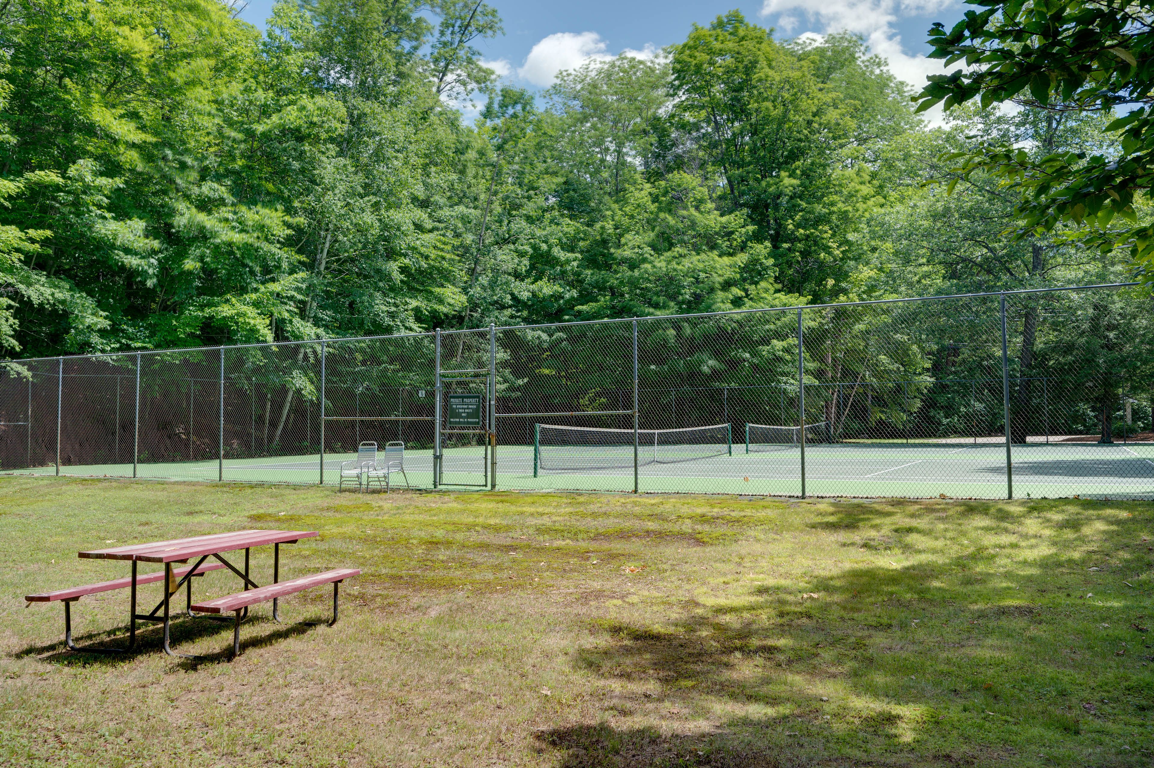 Community Amenities | Tennis/Pickleball Courts