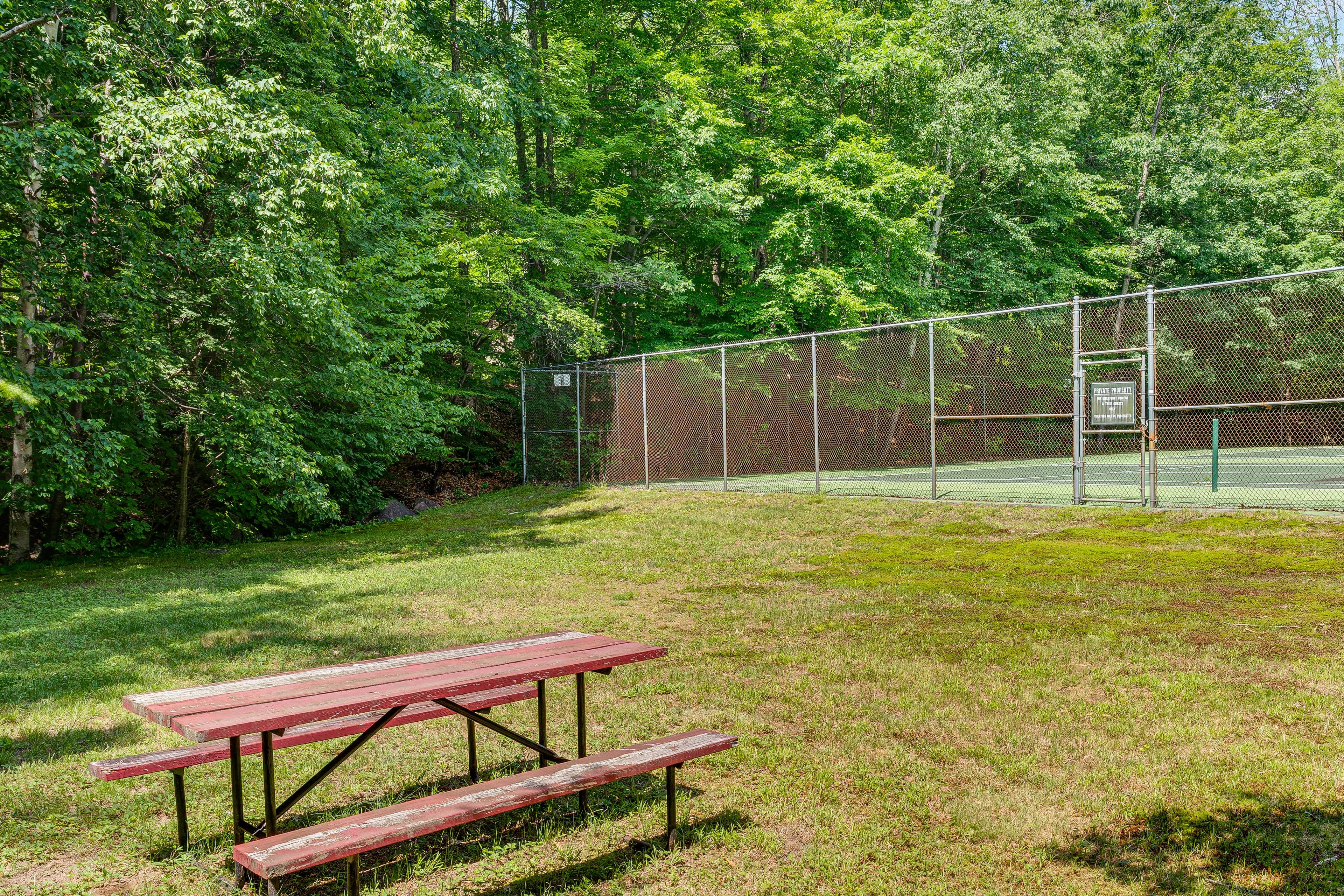 Community Amenities | Tennis/Pickleball Courts