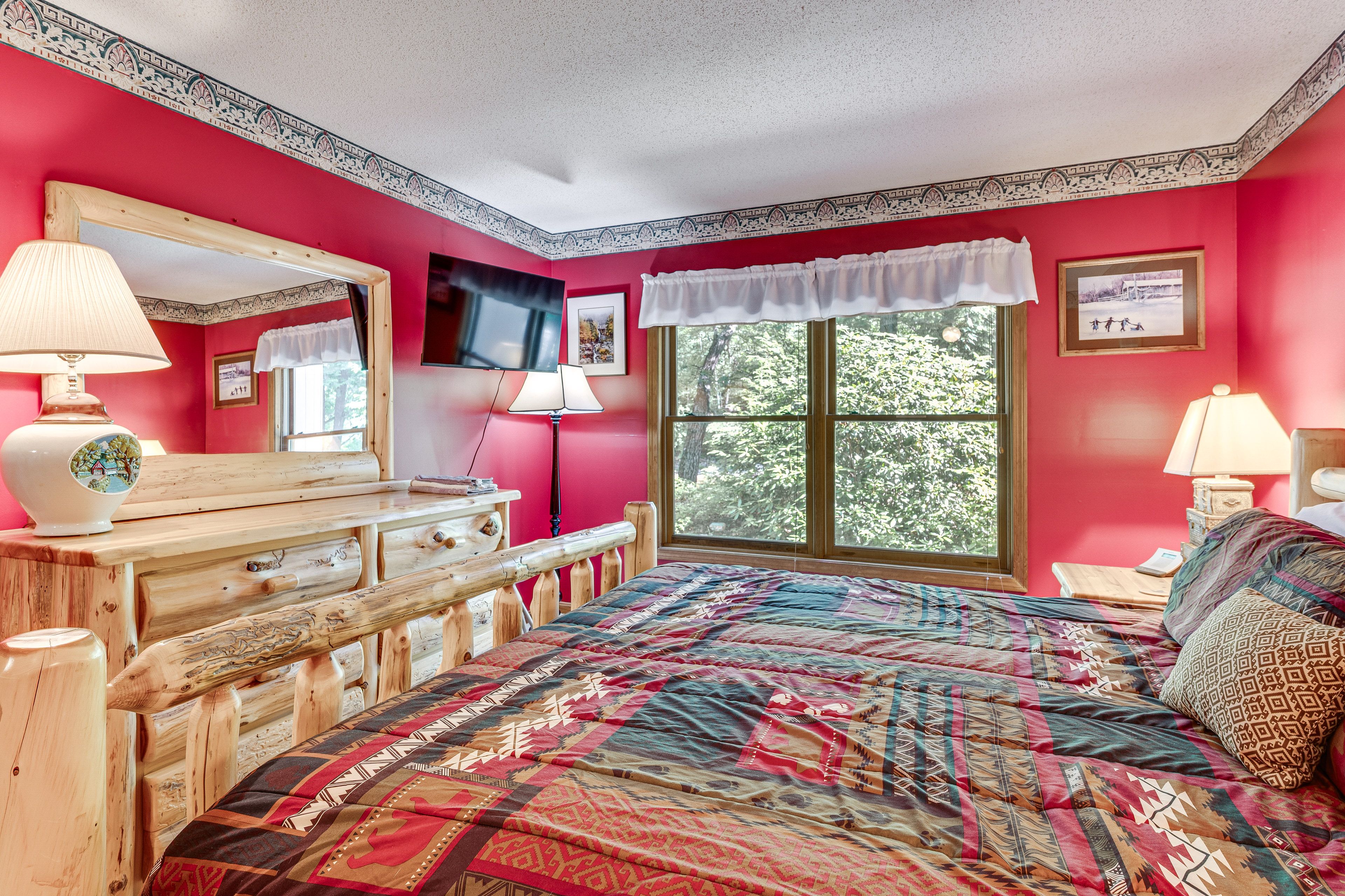 Bedroom 1 | King Bed