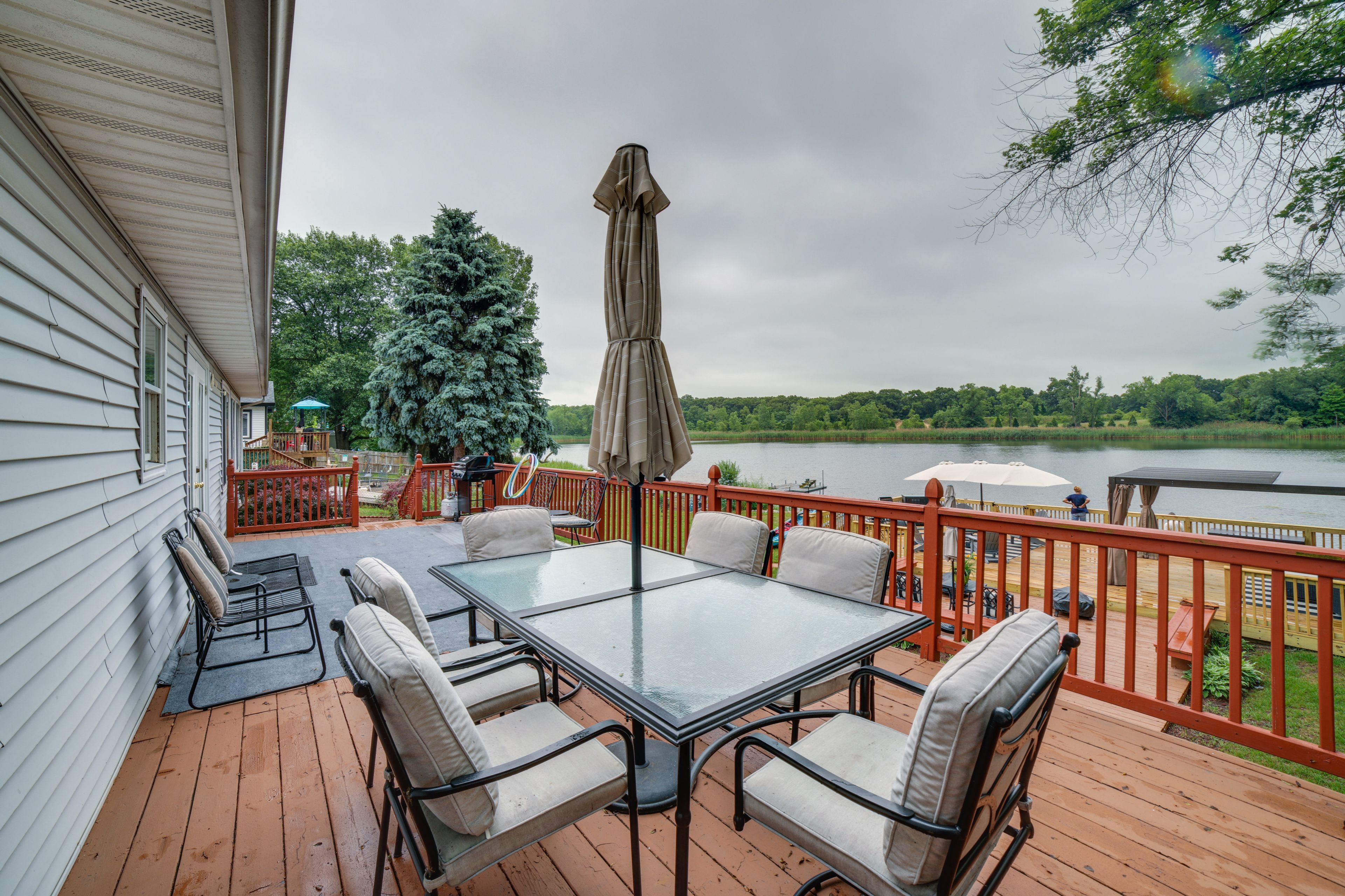 Deck | Gas Grill | Outdoor Dining