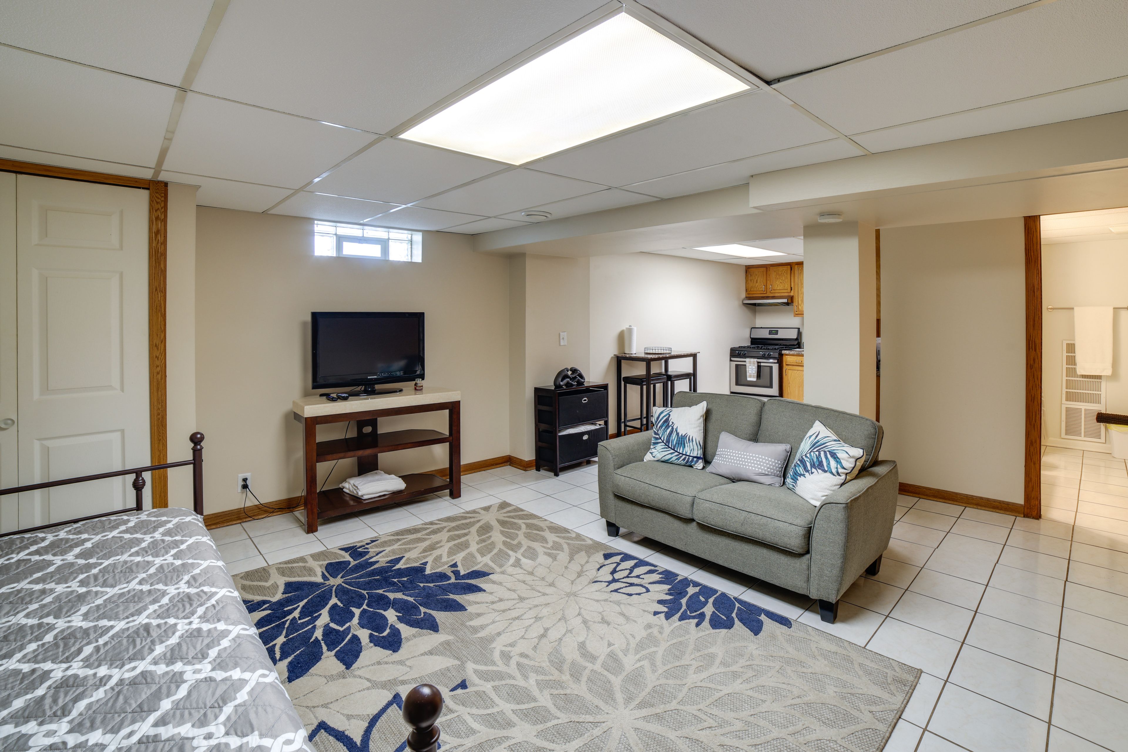 Studio | Well-Equipped Kitchen | Twin Daybed w/ Twin Trundle | Basement