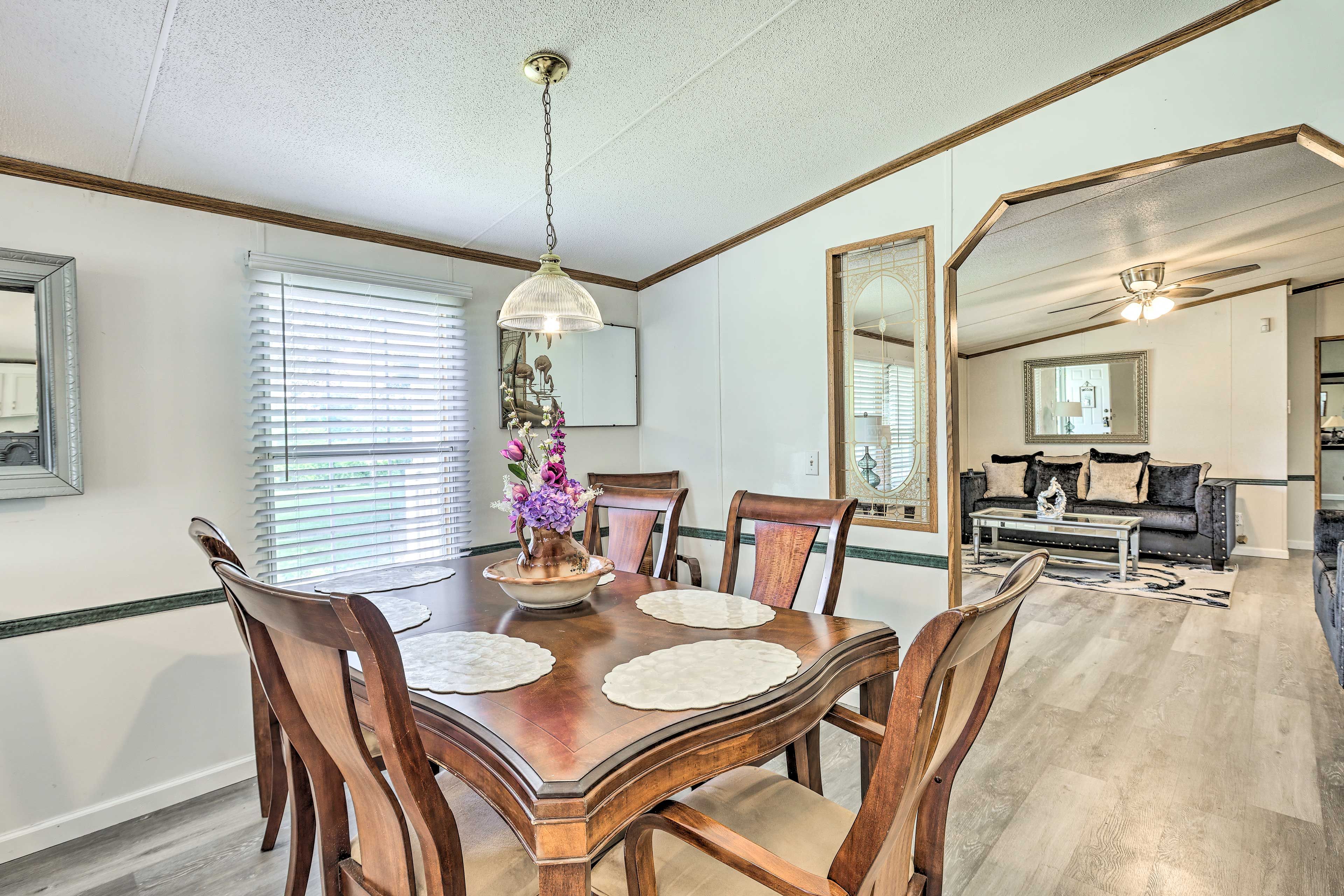 Dining Room | 6-Person Dining Table