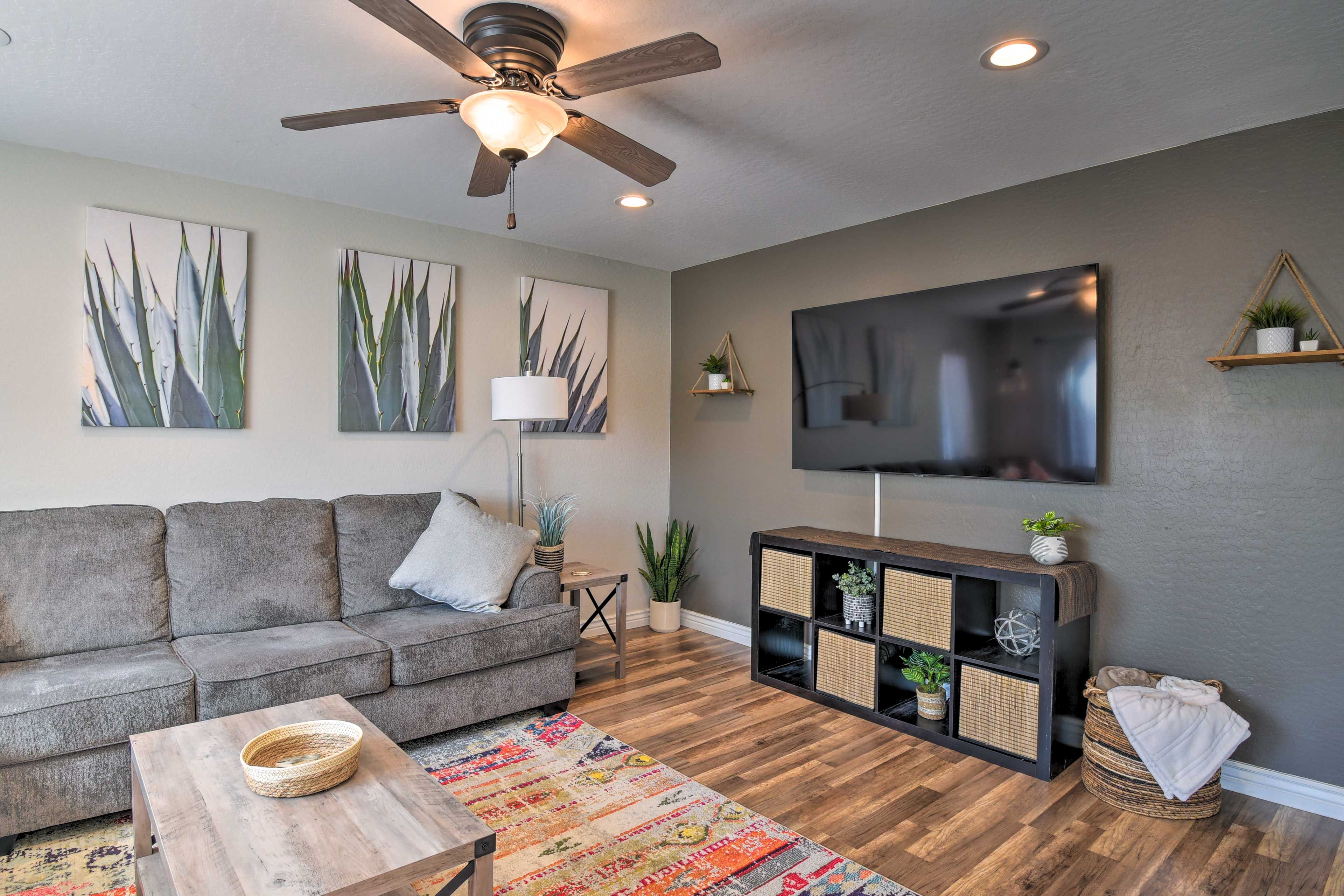 Living Room | Smart TV