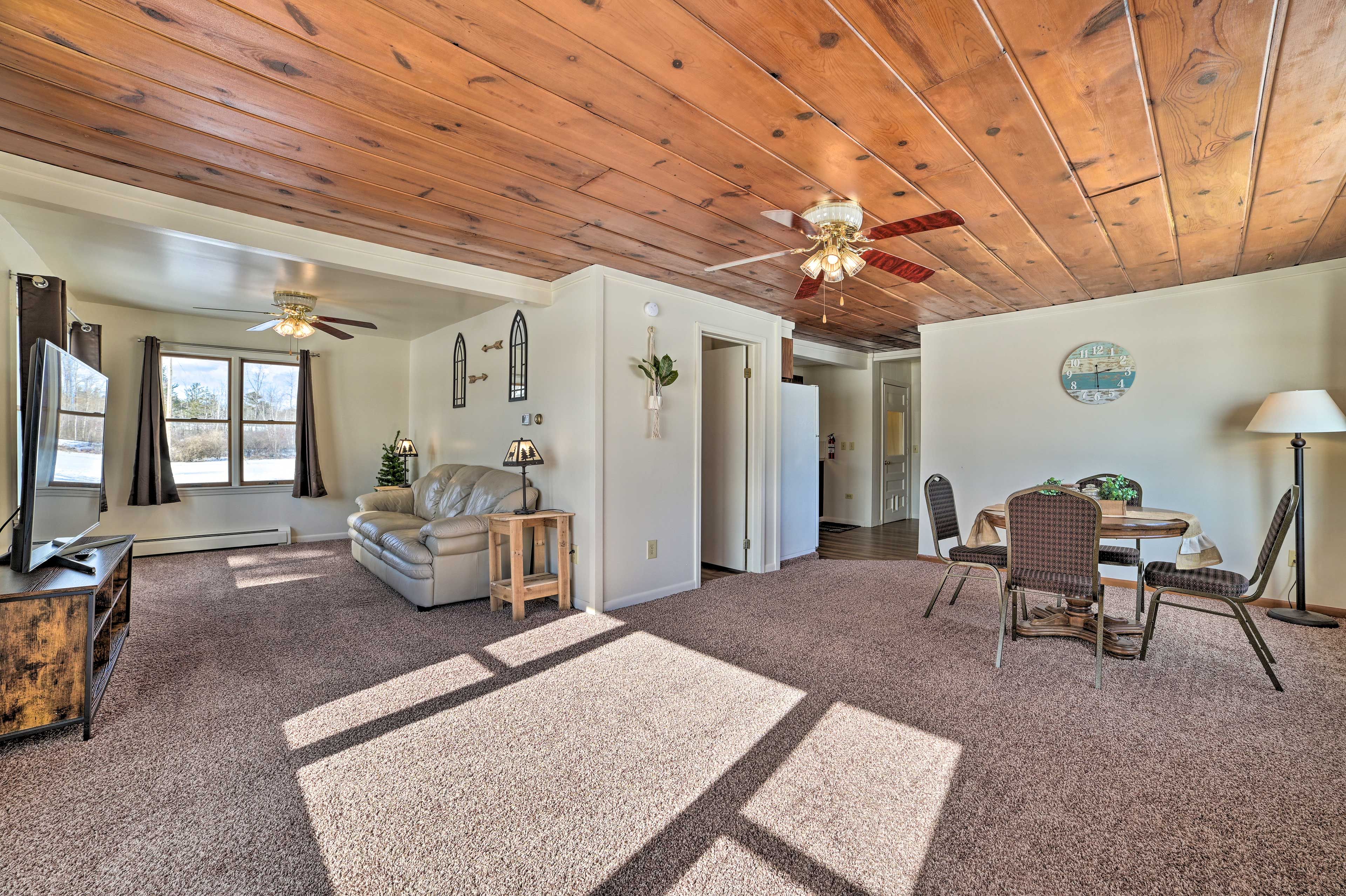 Living Room | Dining Area