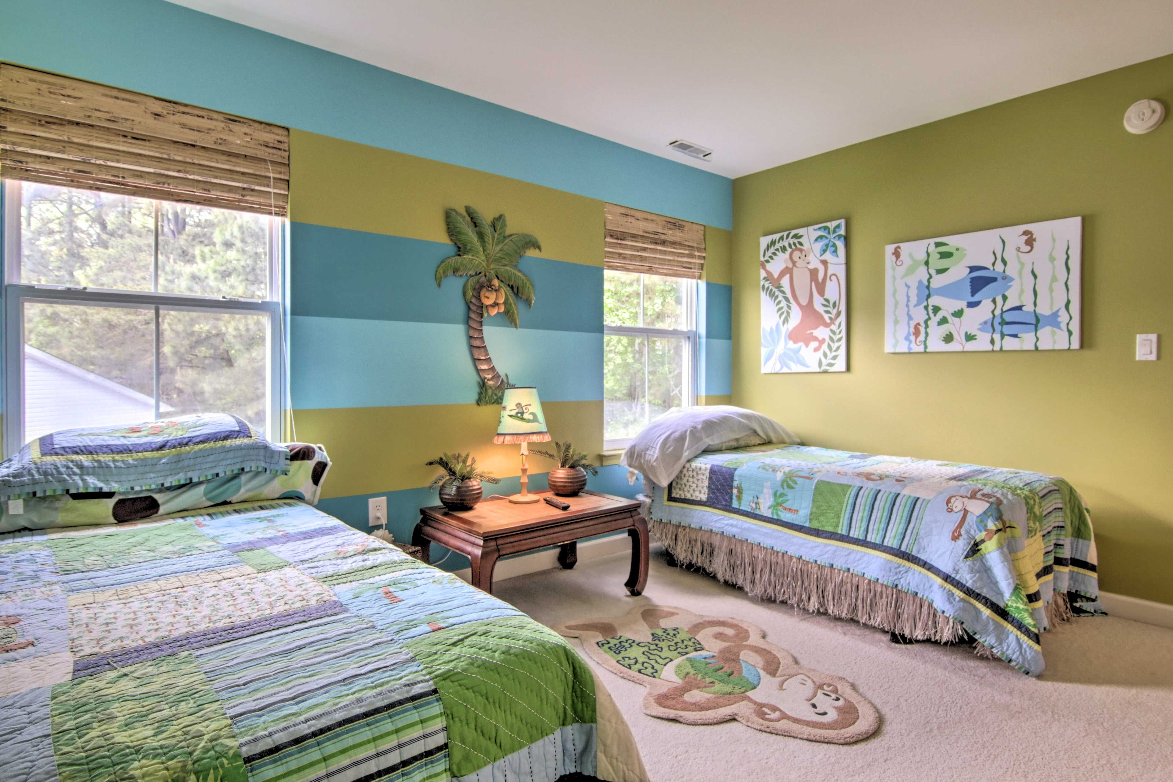 Bedroom 3 | 2nd Floor | 2 Twin Beds | Smart TV
