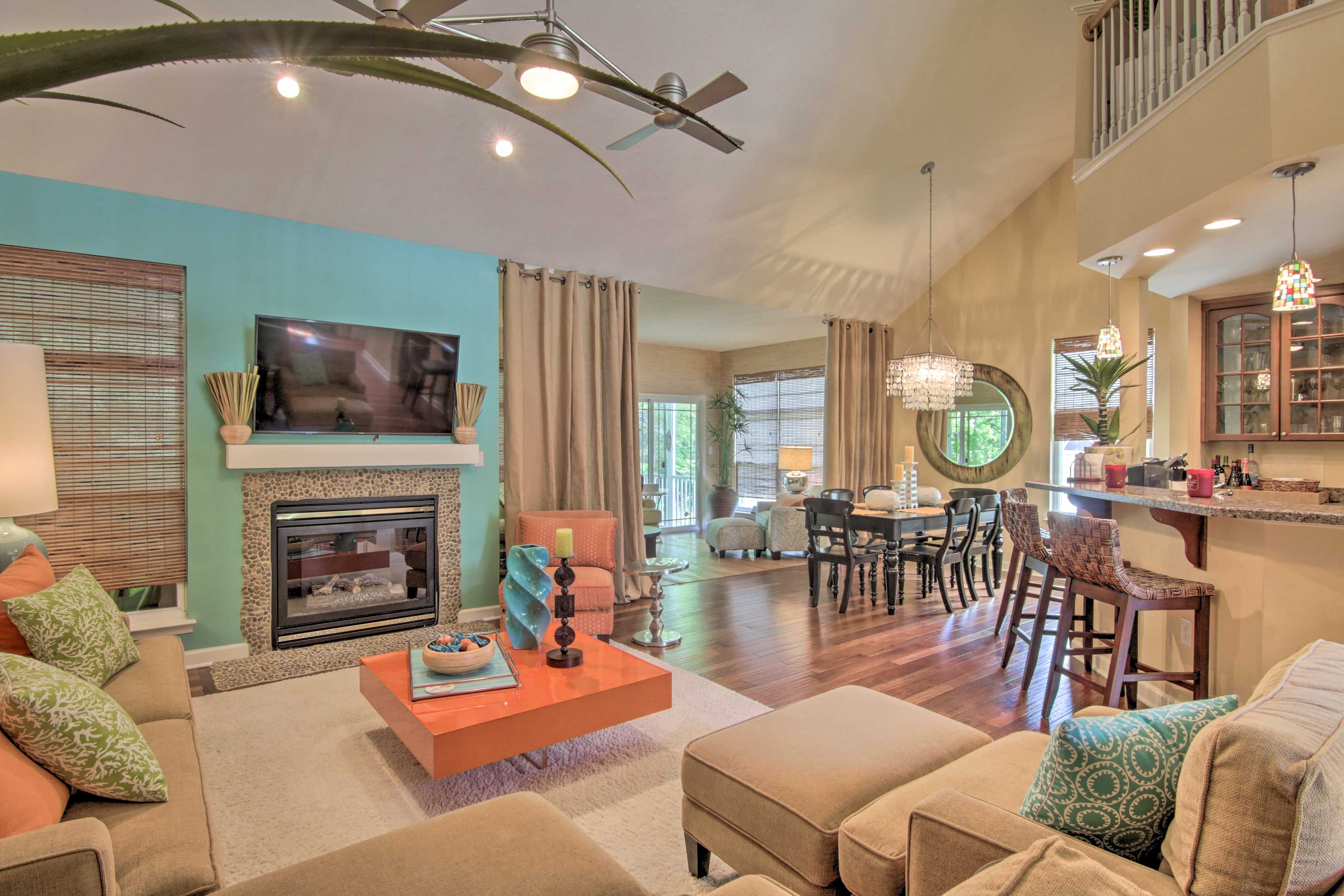 Living Room | 1st Floor | Smart TV | Central A/C & Heating
