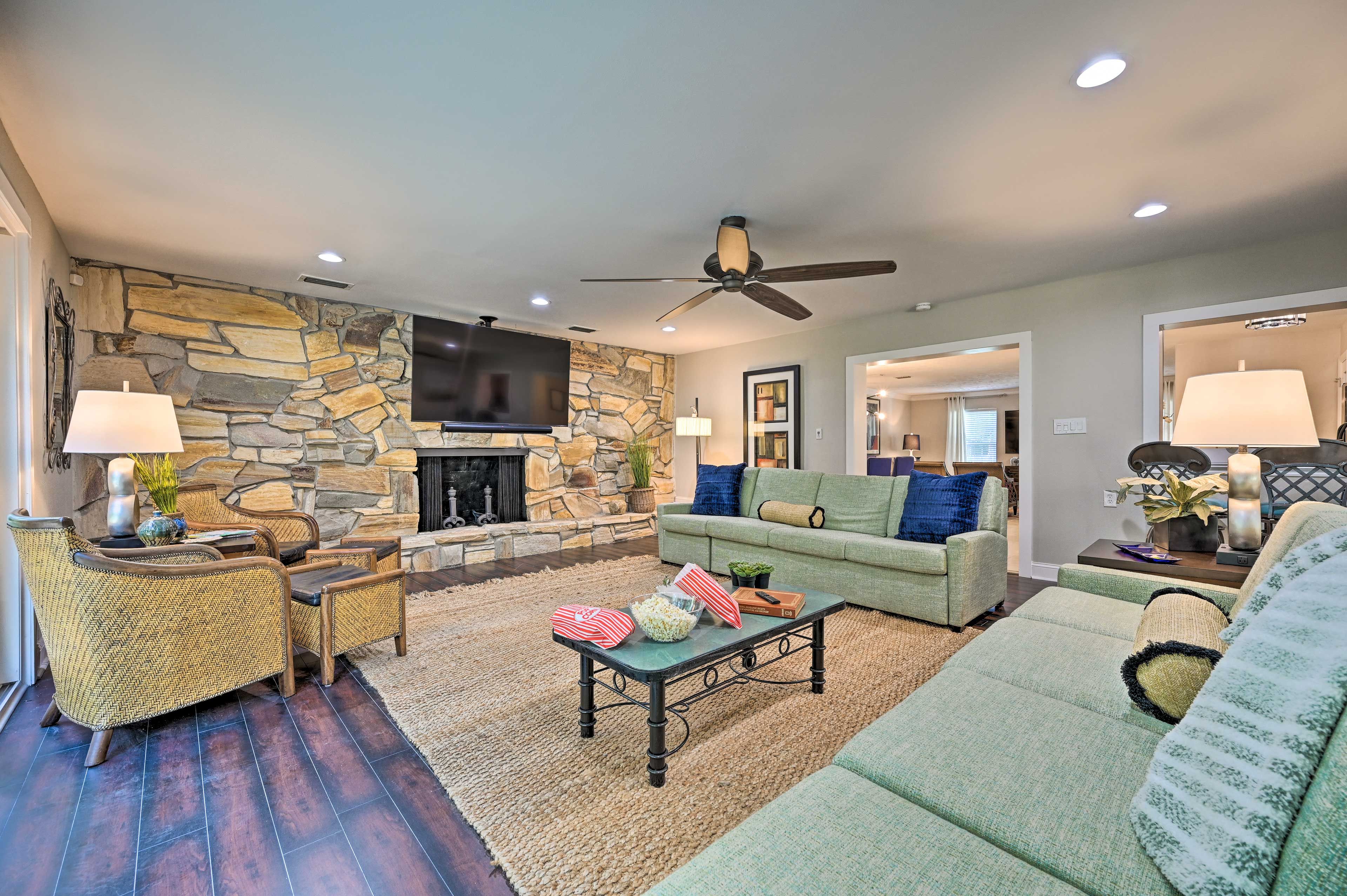 Family Room | Smart TV | Free WiFi