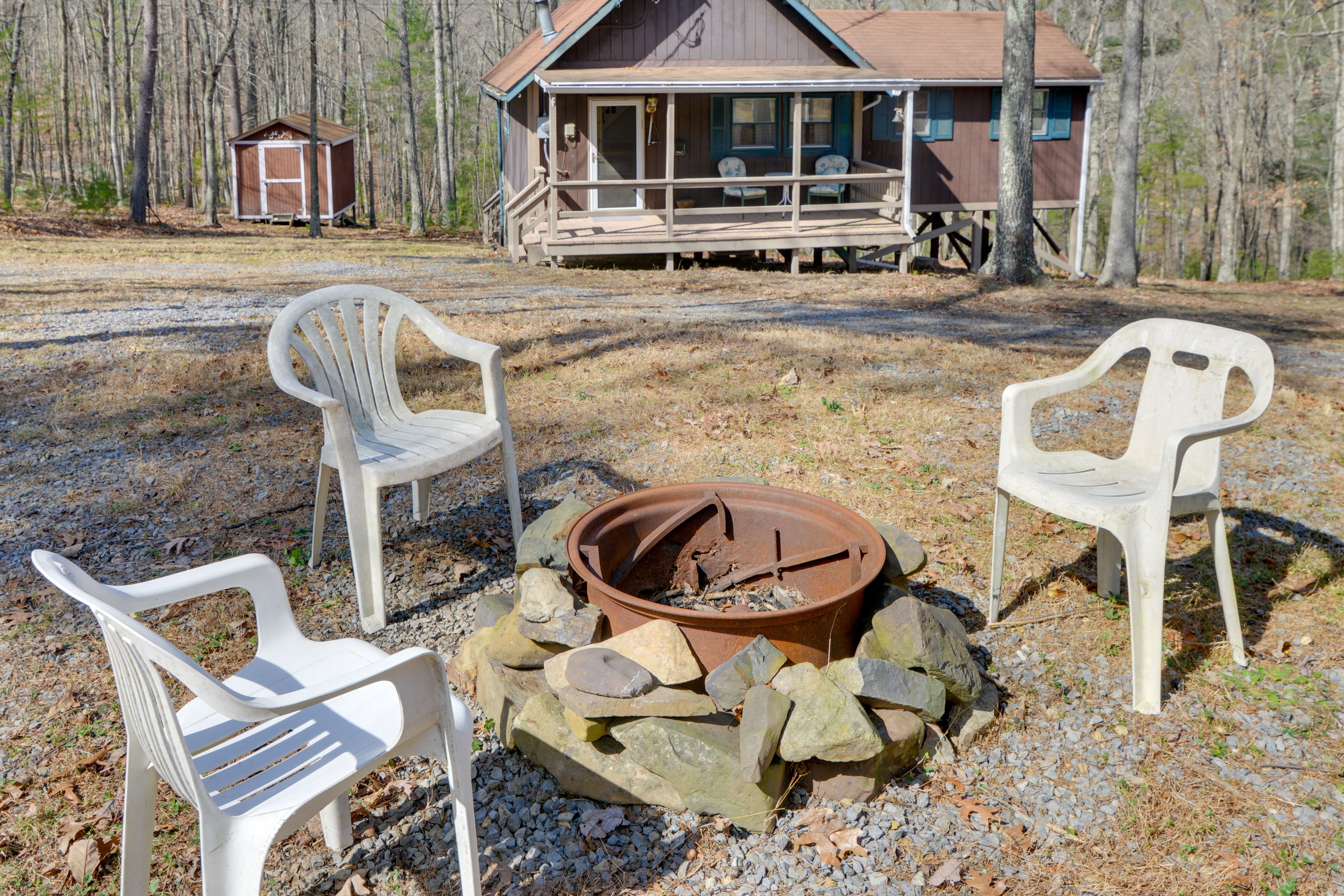 Private Yard | Fire Pit | Grill | Picnic Table