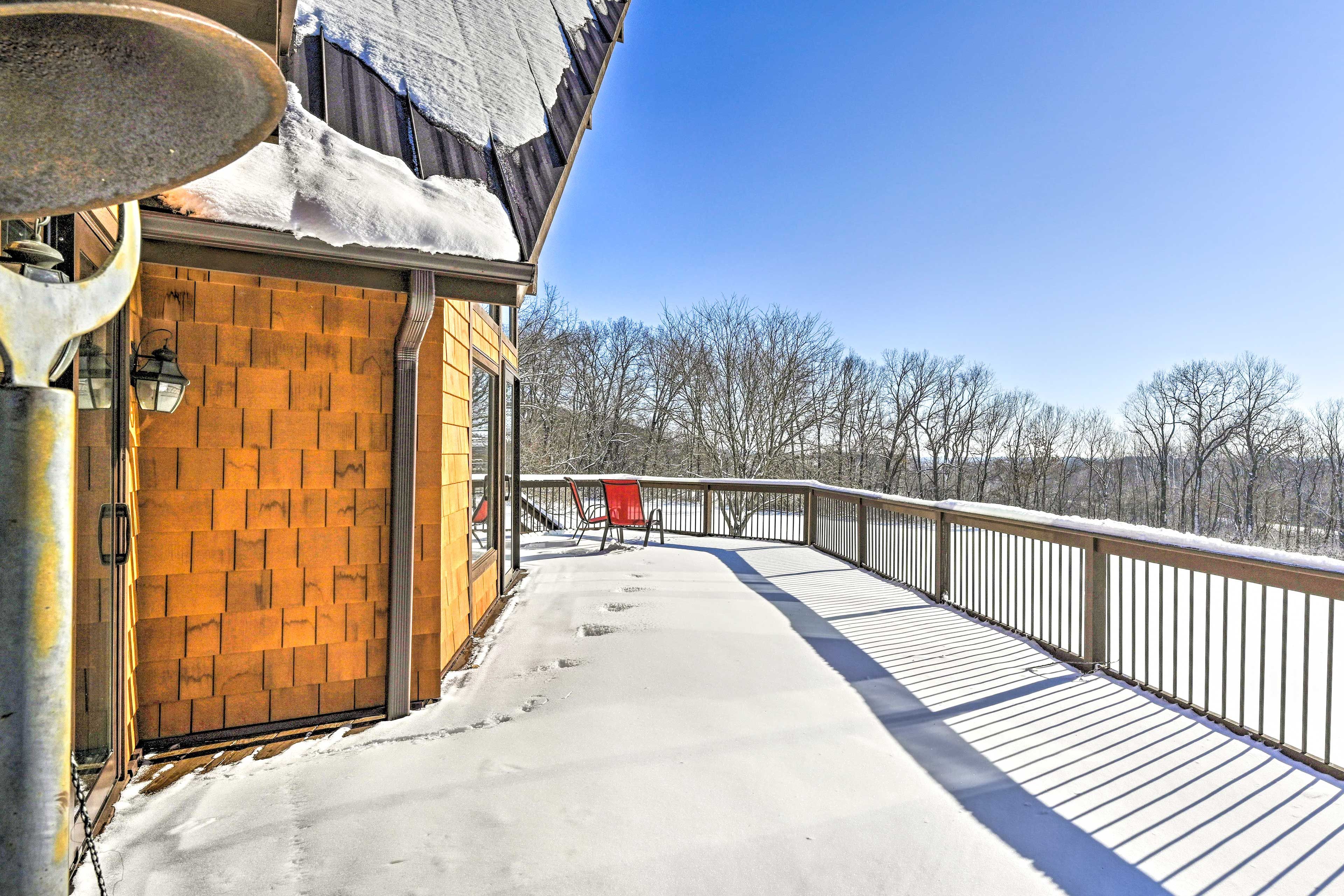 House Exterior | Deck