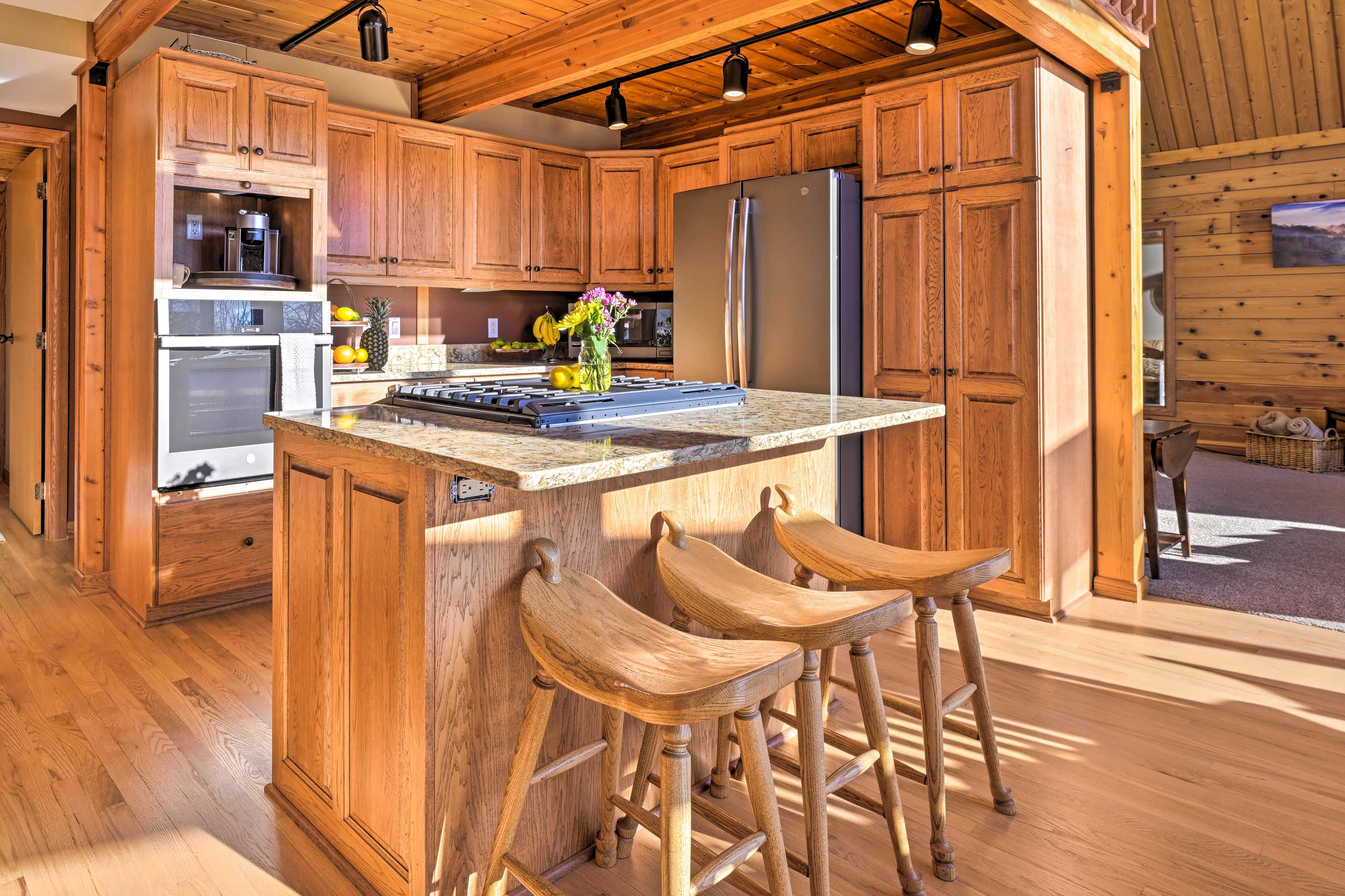 Kitchen | Fully Equipped | Breakfast Bar