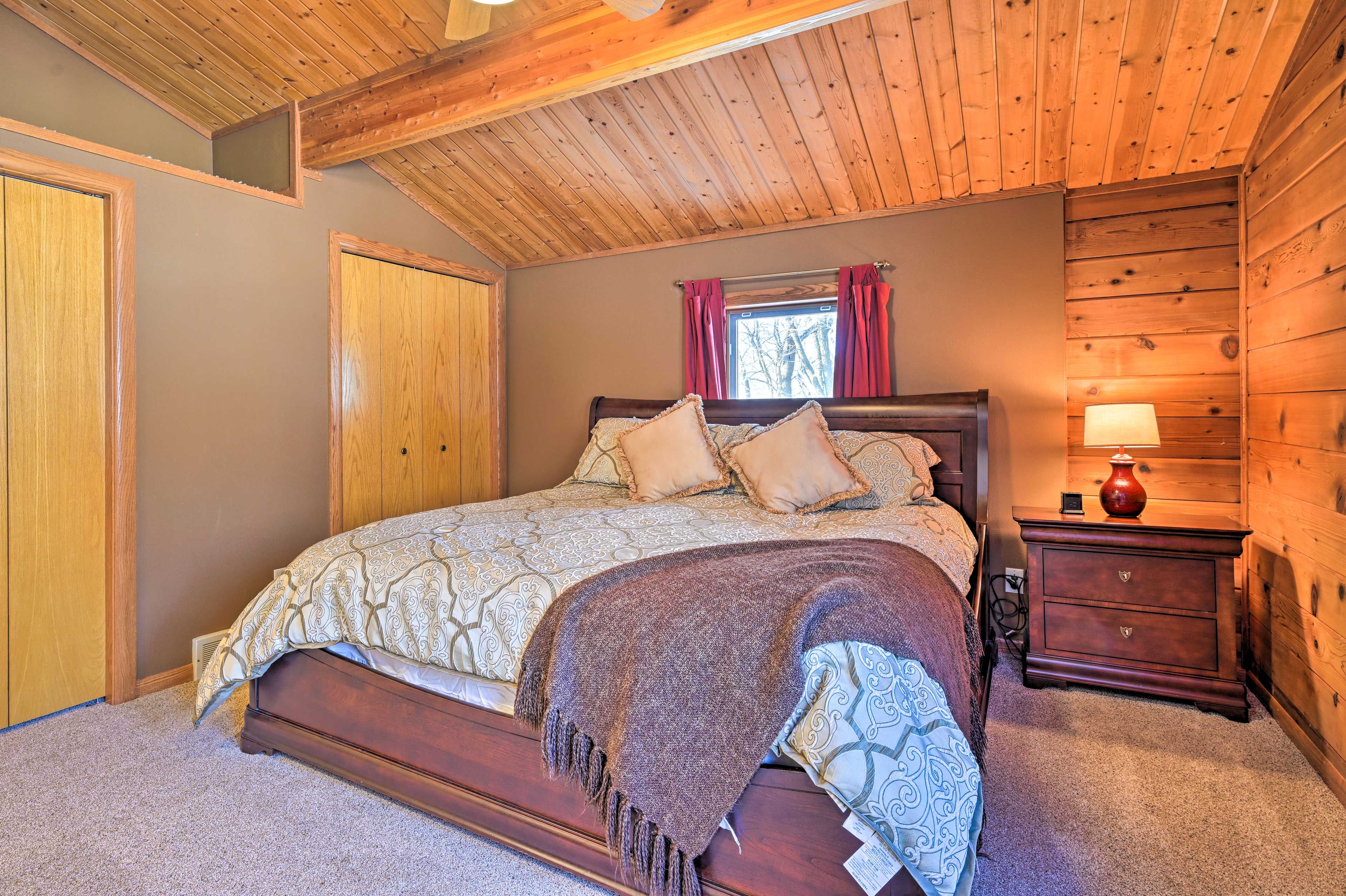 Bedroom 3 | King Bed | 2nd Floor