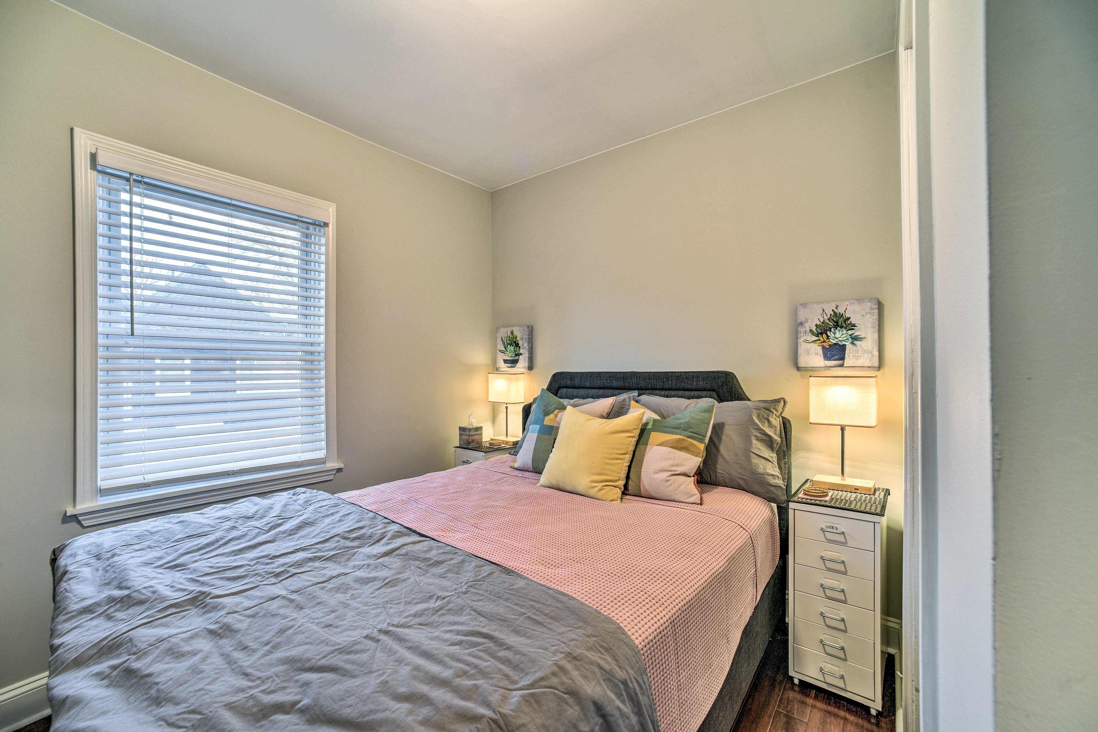 Bedroom 2 | Queen Bed
